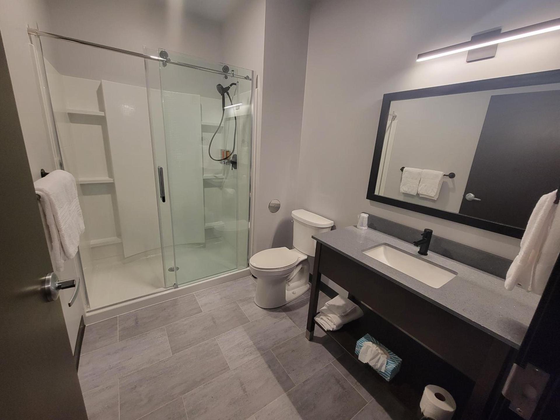 Watershed Hotel photo 9