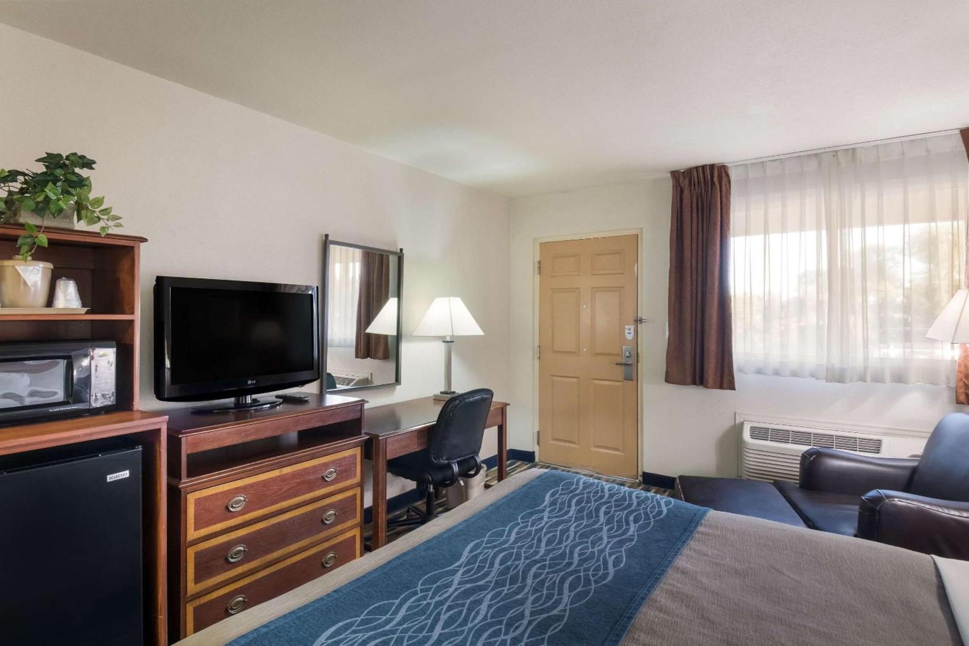 Rodeway Inn Fort Morgan photo 8