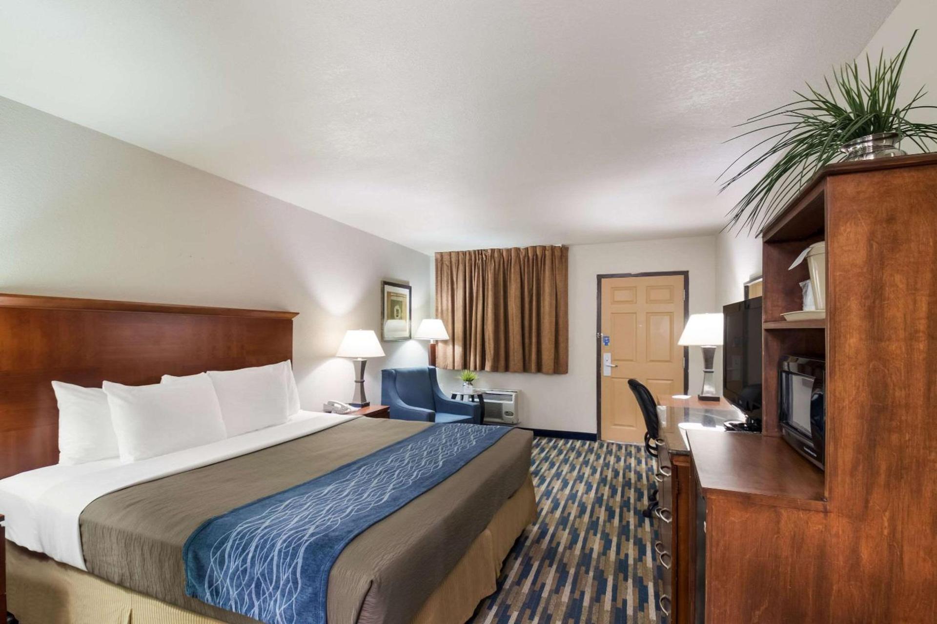 Rodeway Inn Fort Morgan photo 13