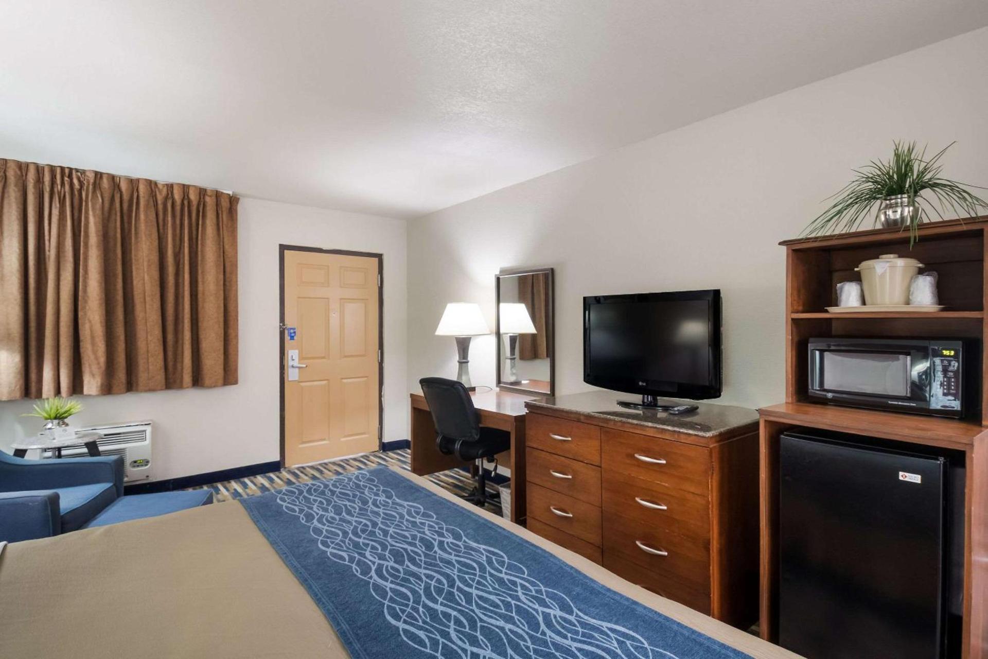 Rodeway Inn Fort Morgan photo 14
