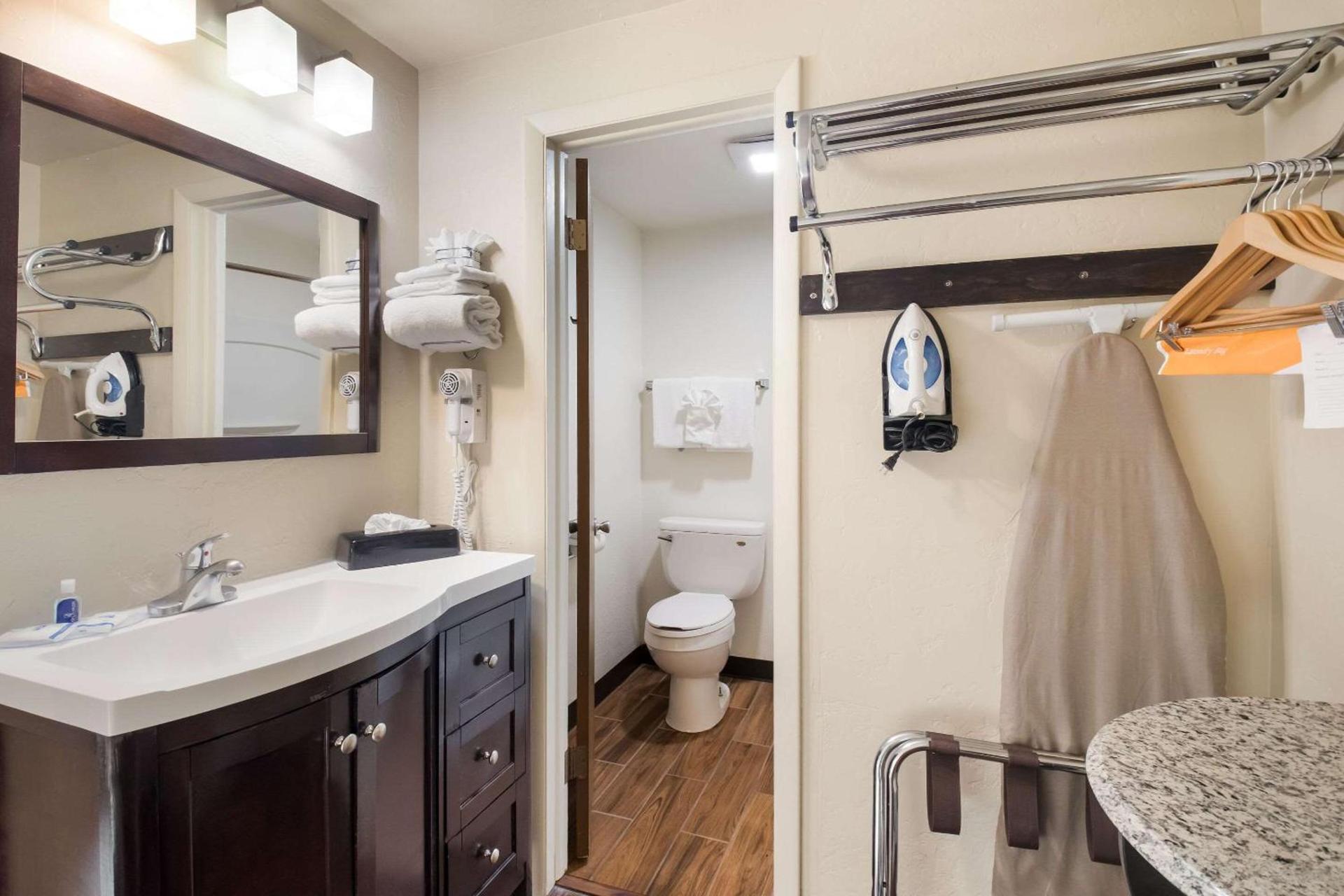 Rodeway Inn Fort Morgan photo 21