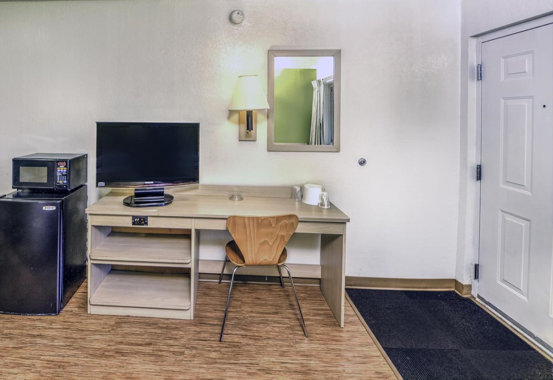 Motel 6 Colorado Springs, CO – South/Metro Area photo 20