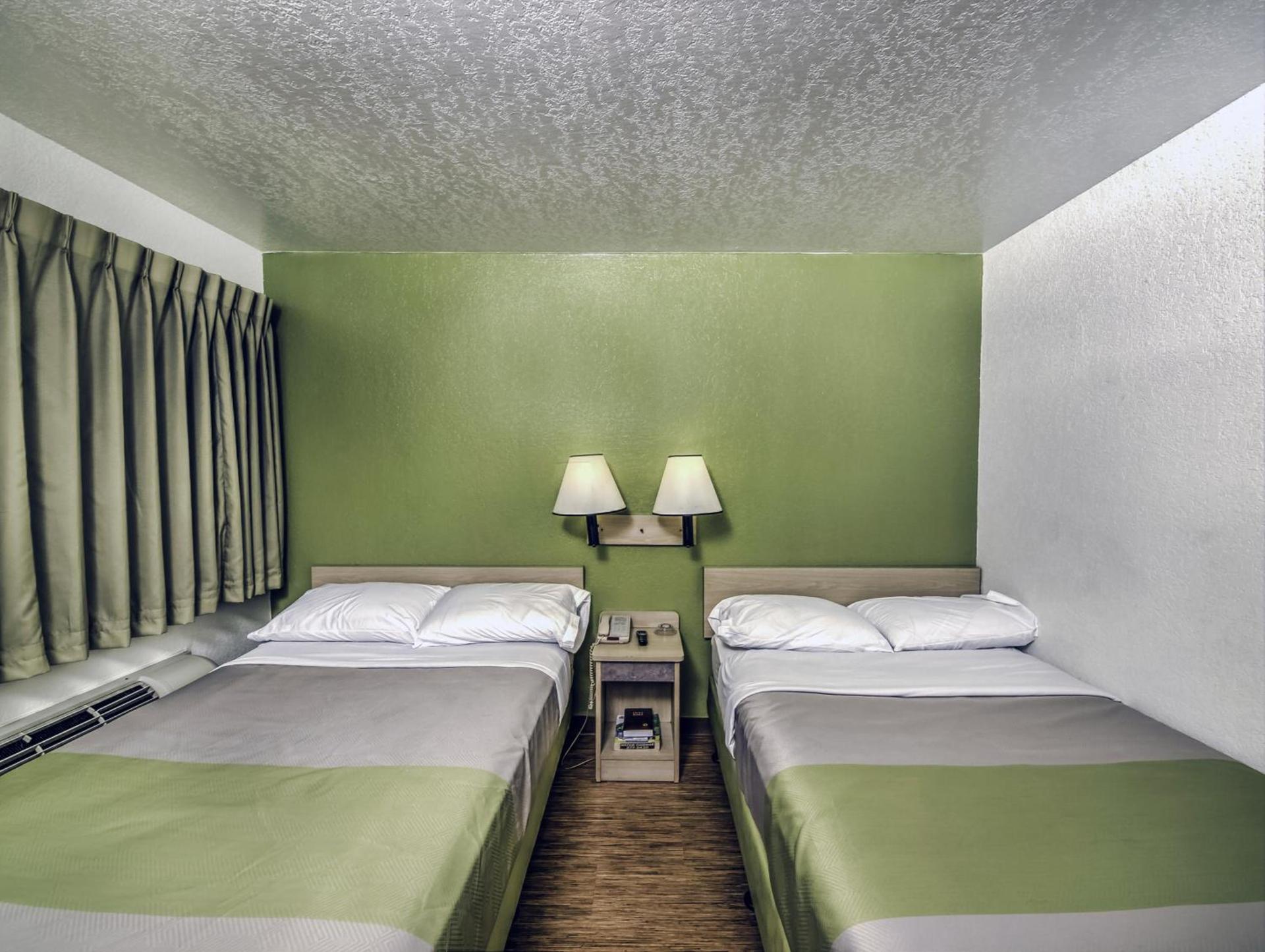 Motel 6 Colorado Springs, CO – South/Metro Area photo 17