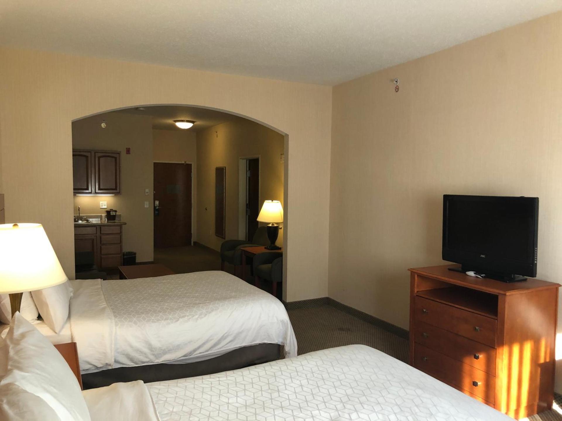 Holiday Inn Express Hotel & Suites Howell by IHG photo 11