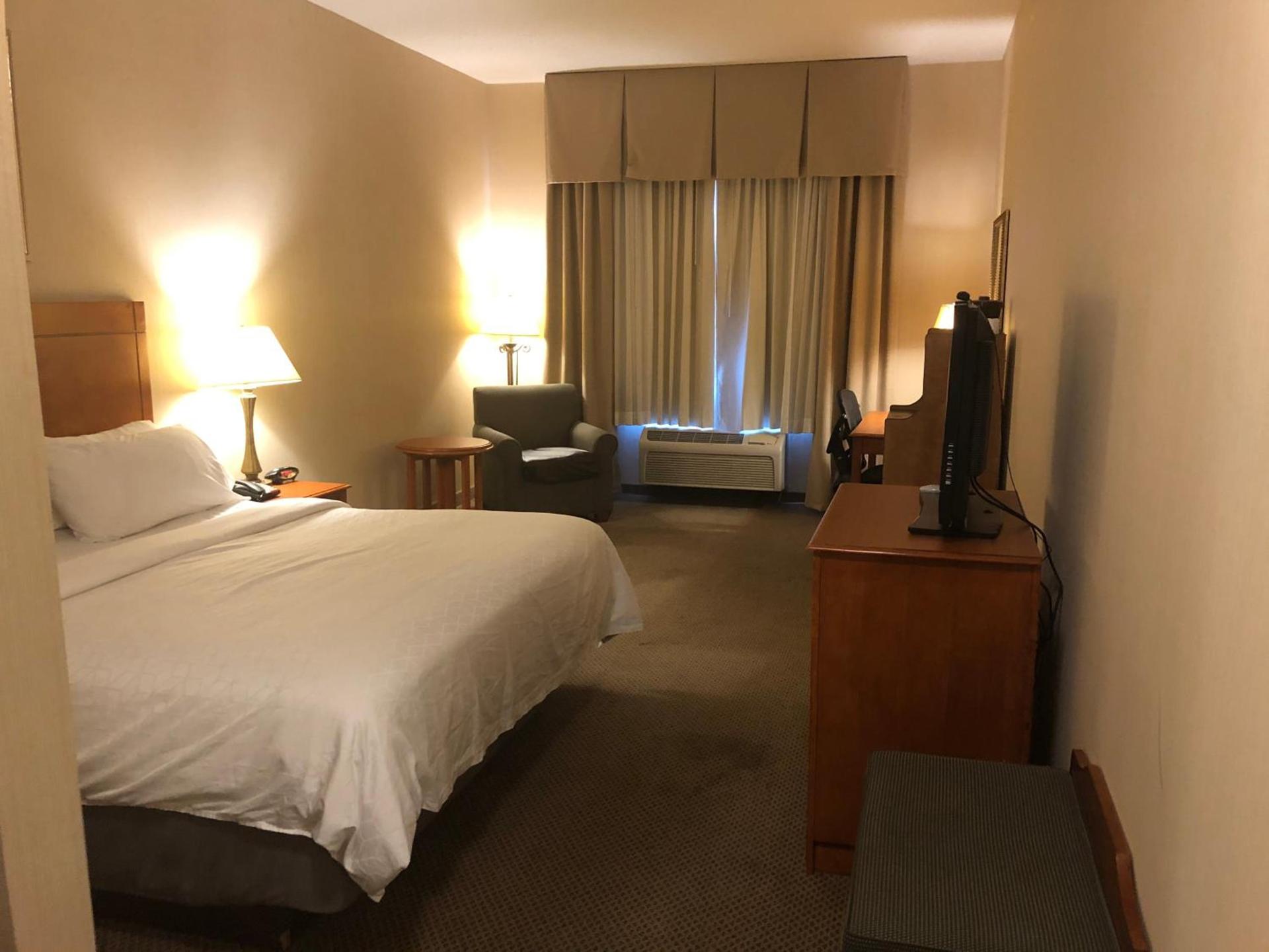 Holiday Inn Express Hotel & Suites Howell by IHG photo 2