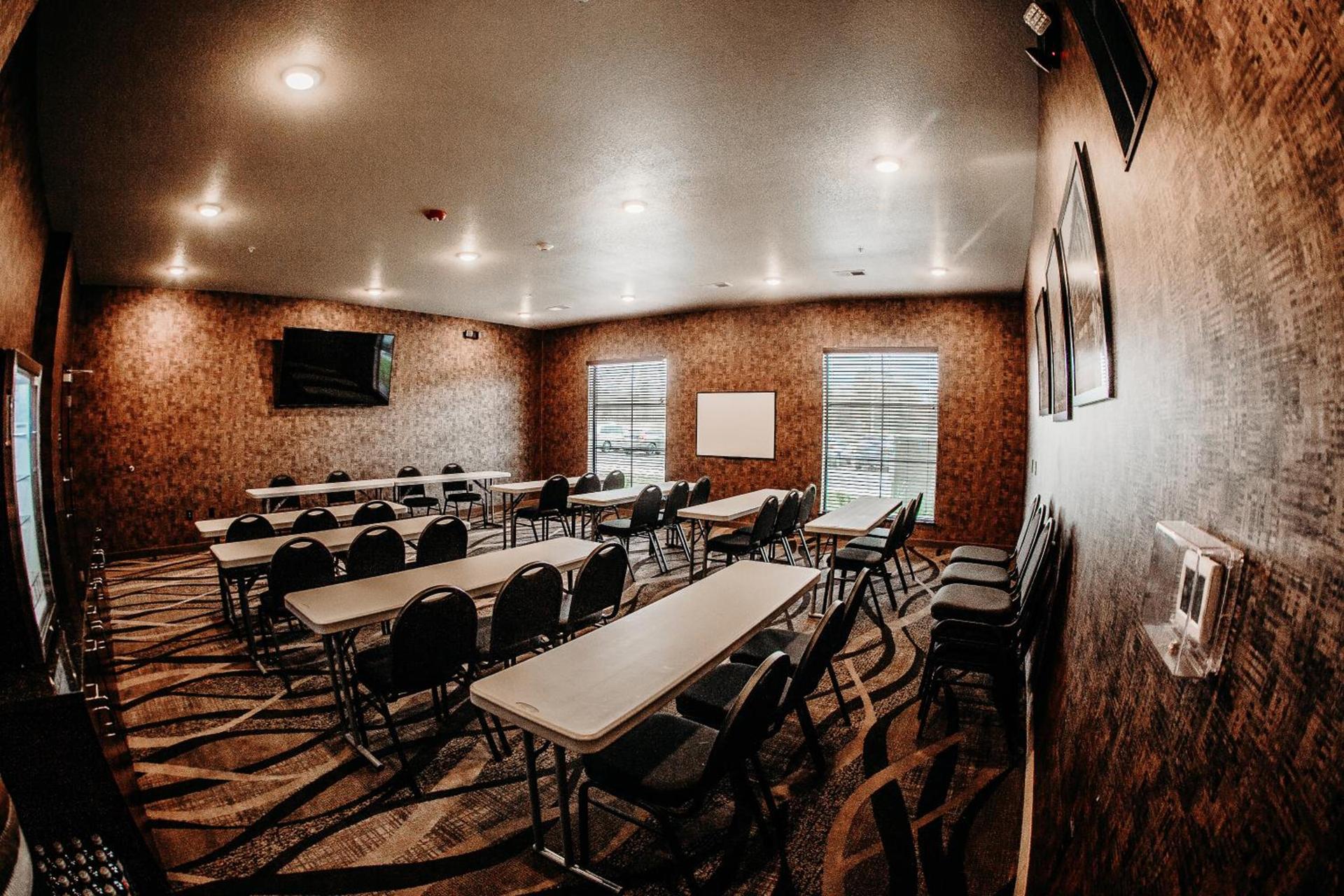 Cobblestone Hotel & Suites International Falls photo 39