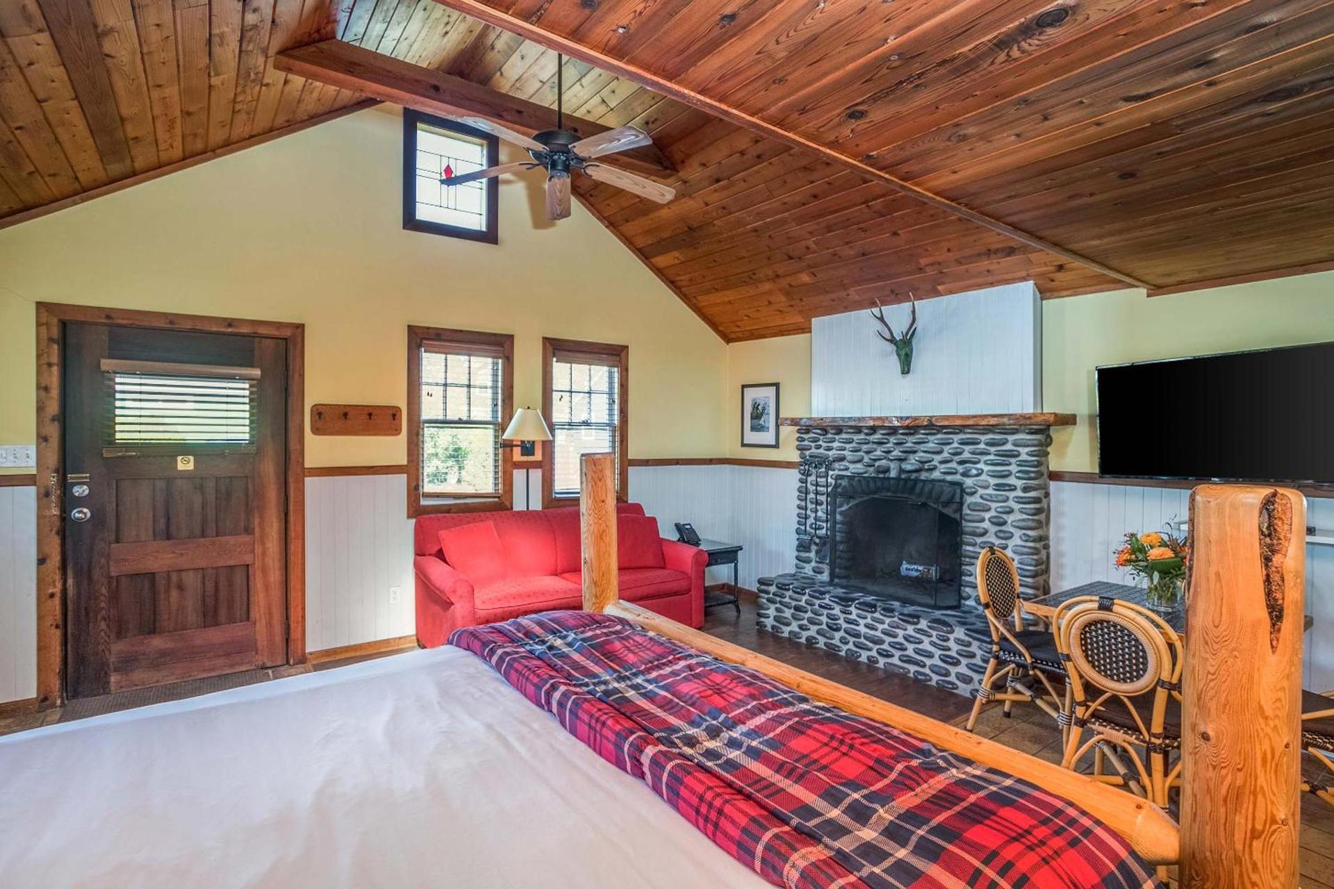 Cannon Beach Hotel Collection photo 62