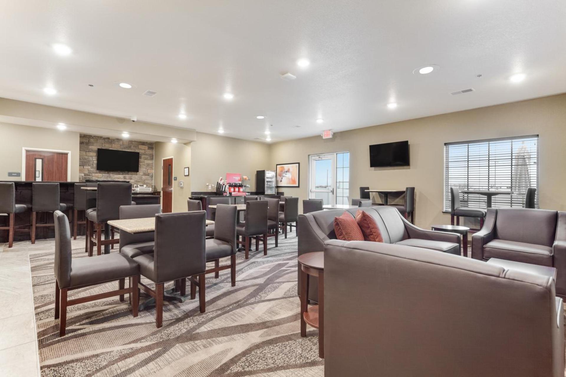 Cobblestone Hotel & Suites - Cozad photo 31
