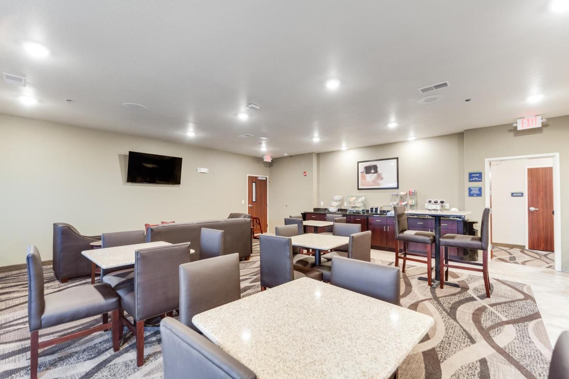 Cobblestone Hotel & Suites - Cozad photo 32