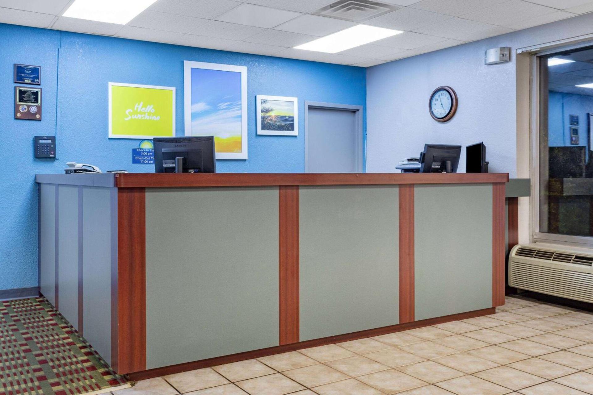 Days Inn by Wyndham Cambridge photo 4