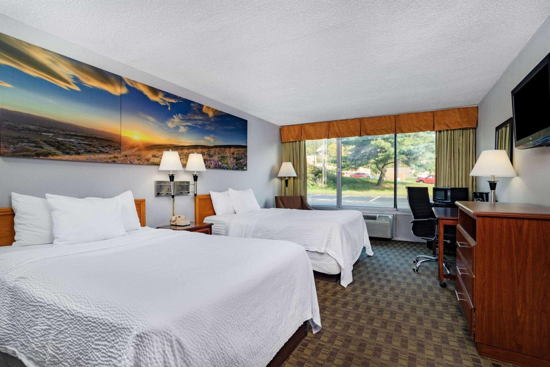 Days Inn by Wyndham Cambridge photo 7