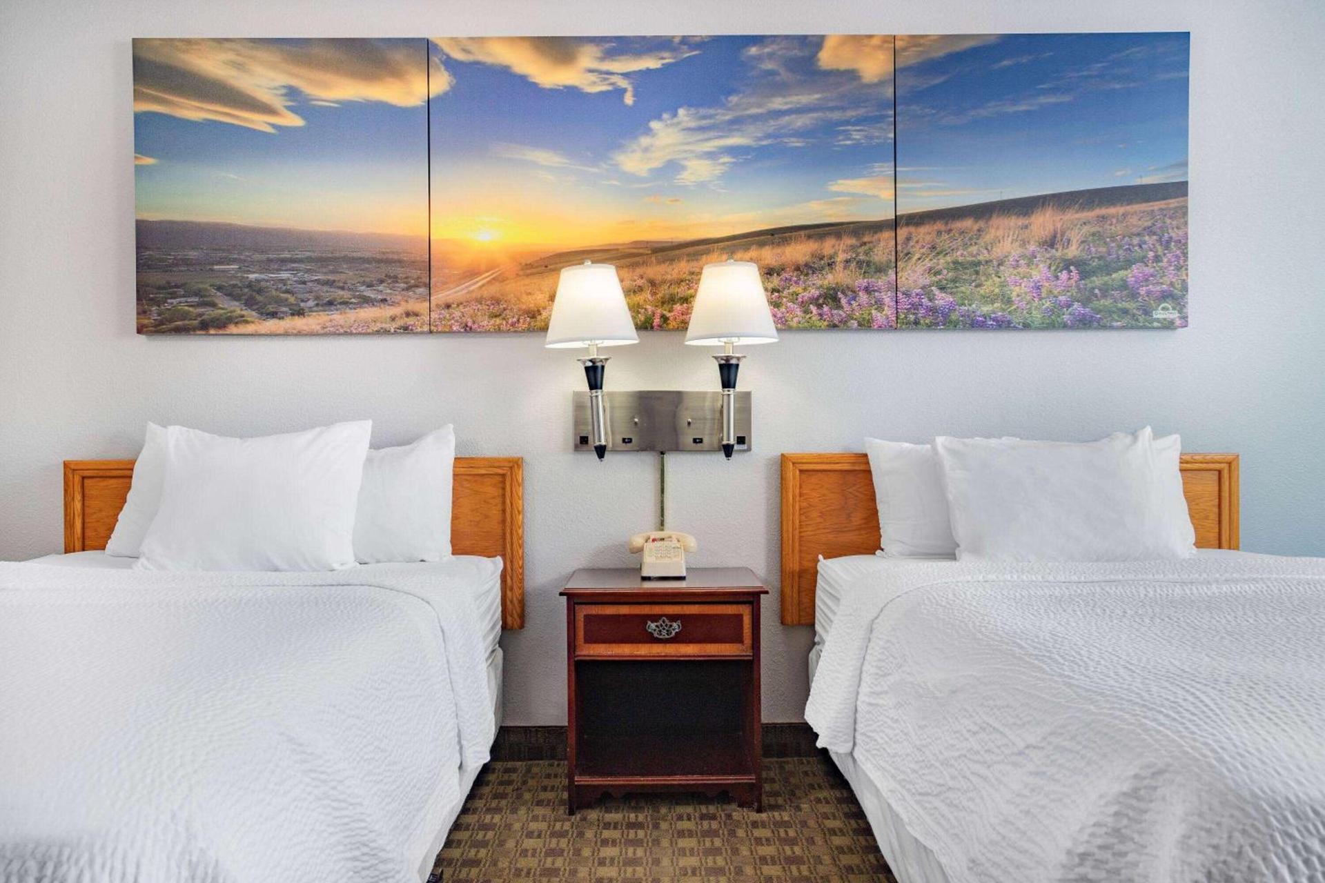 Days Inn by Wyndham Cambridge photo 8