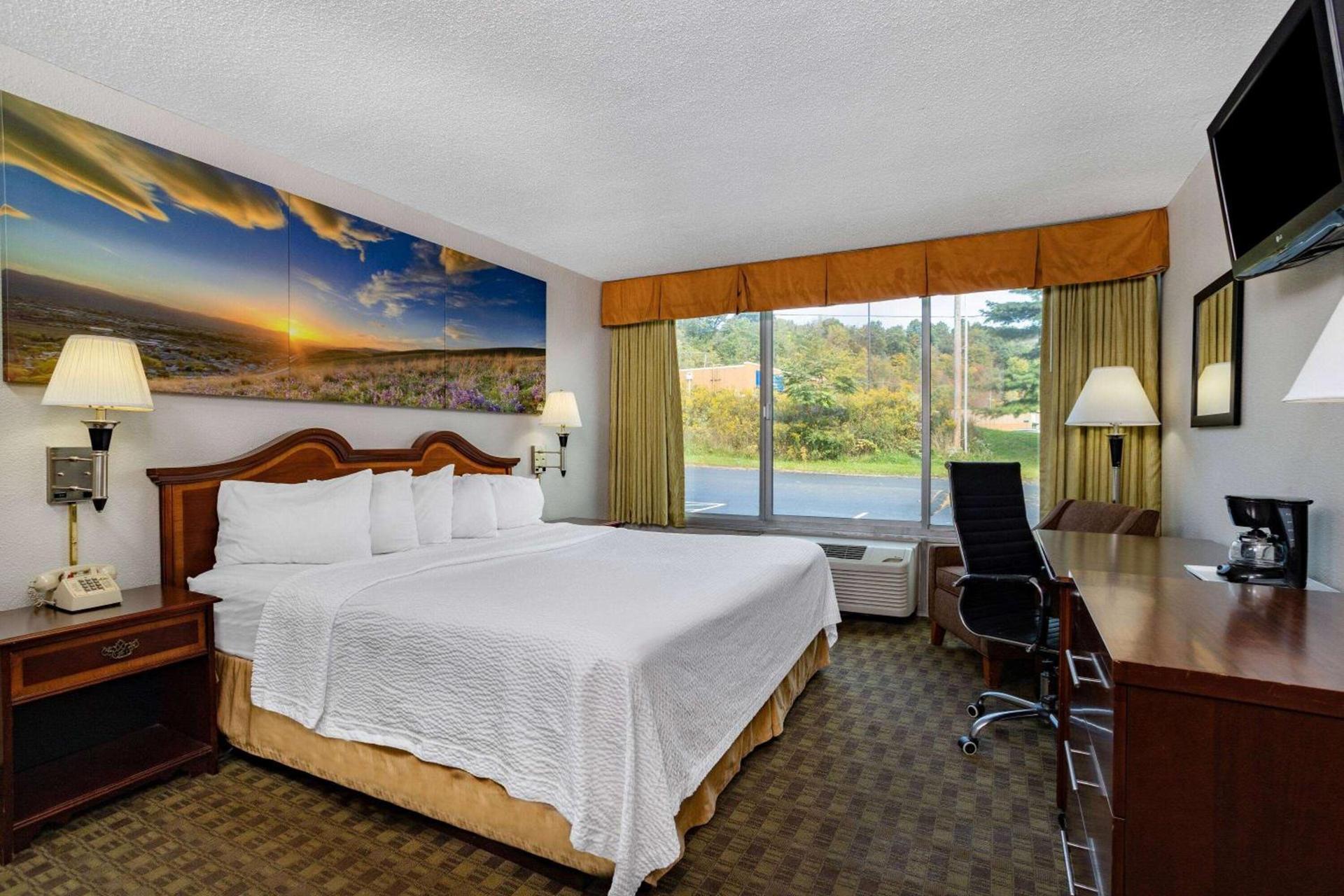 Days Inn by Wyndham Cambridge photo 14