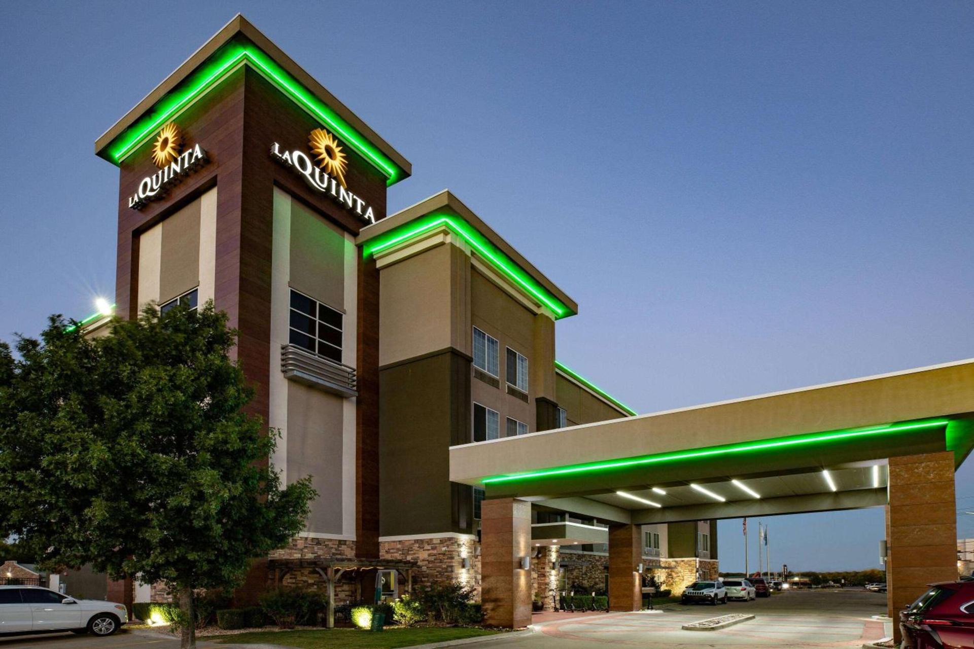 La Quinta by Wyndham Tulsa - Catoosa photo 2