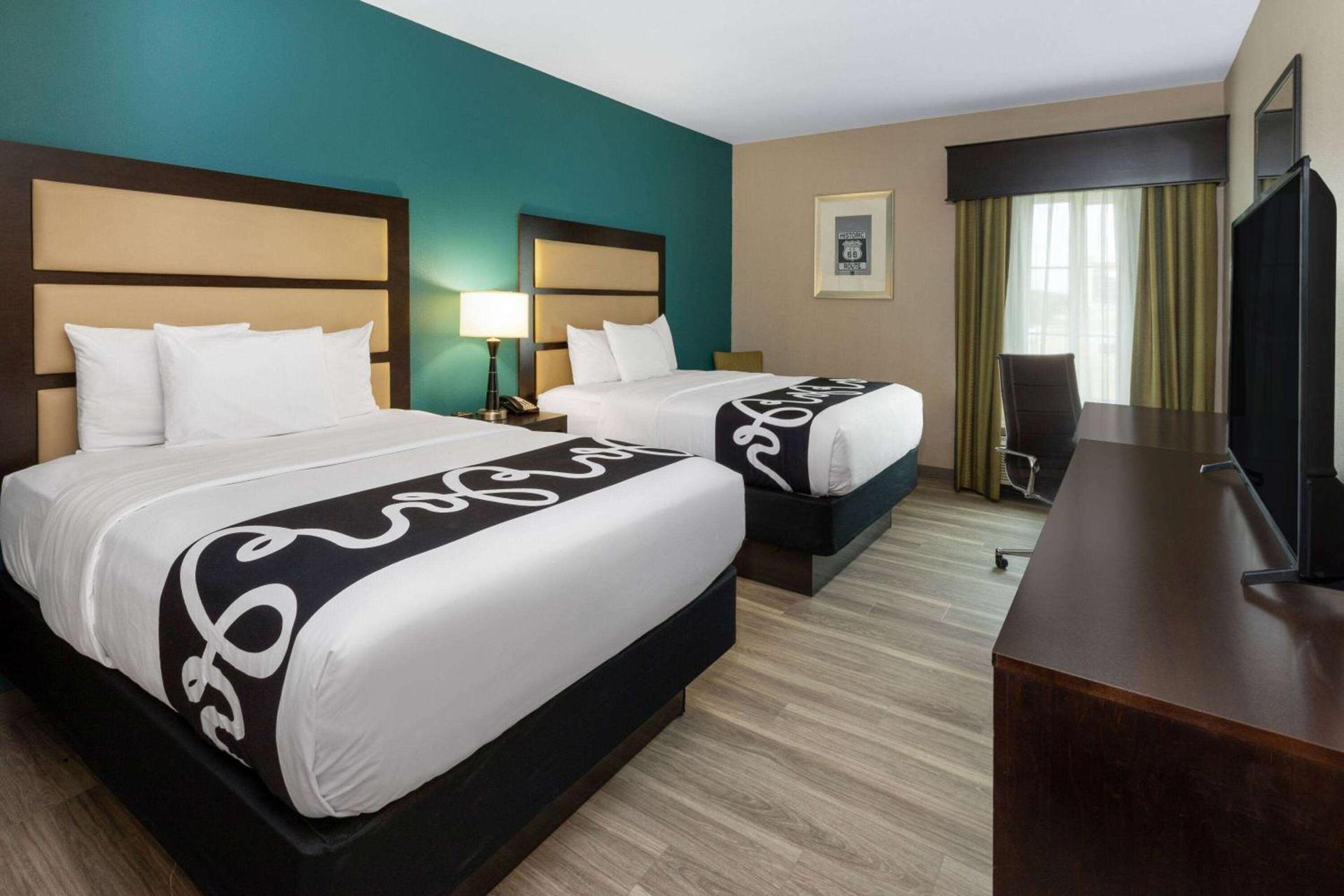 La Quinta Inn & Suites by Wyndham Durant photo 2
