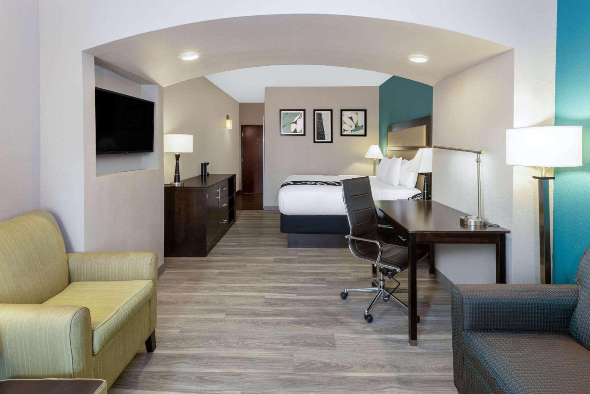 La Quinta Inn & Suites by Wyndham Durant photo 4