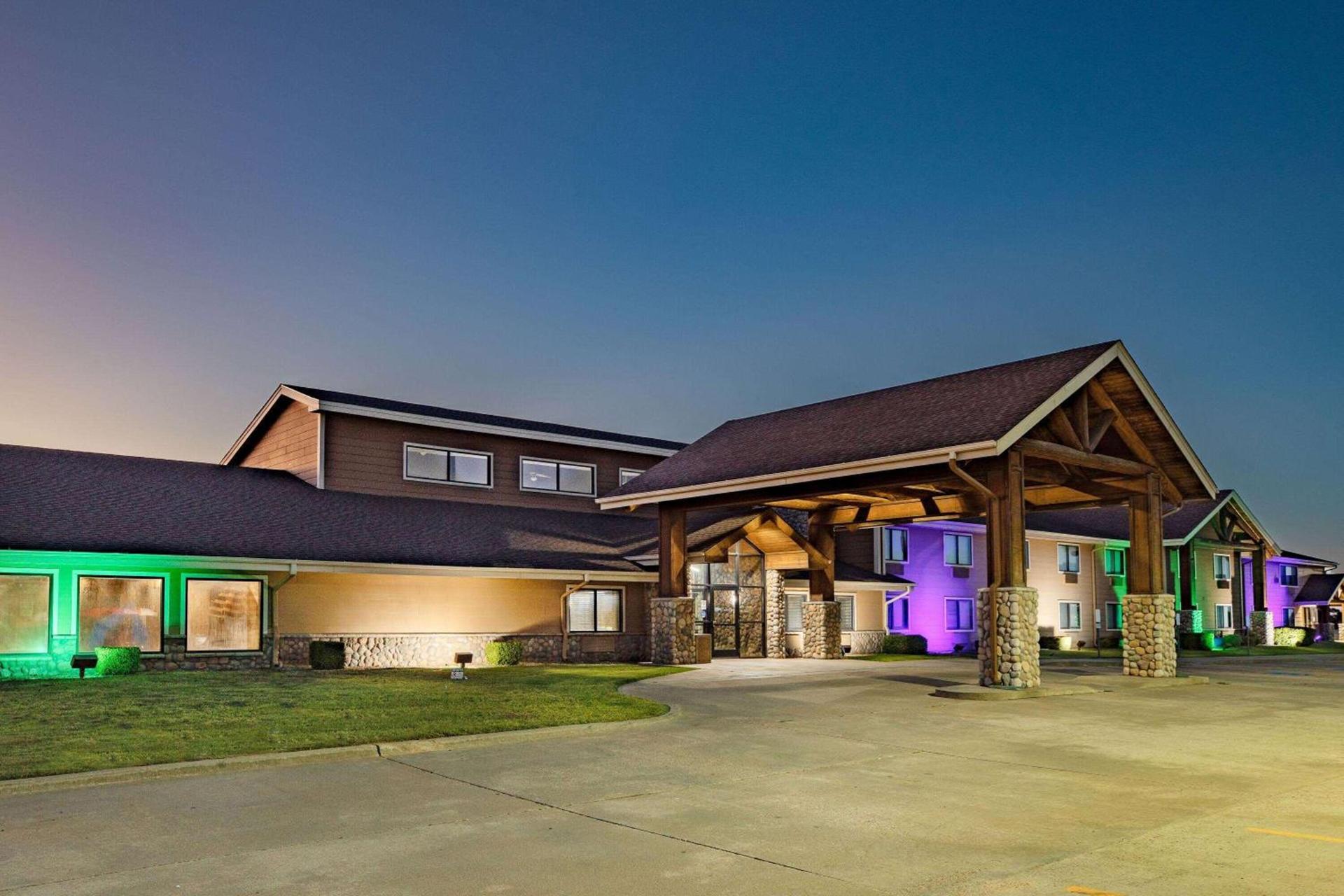 AmericInn by Wyndham Sayre photo 6