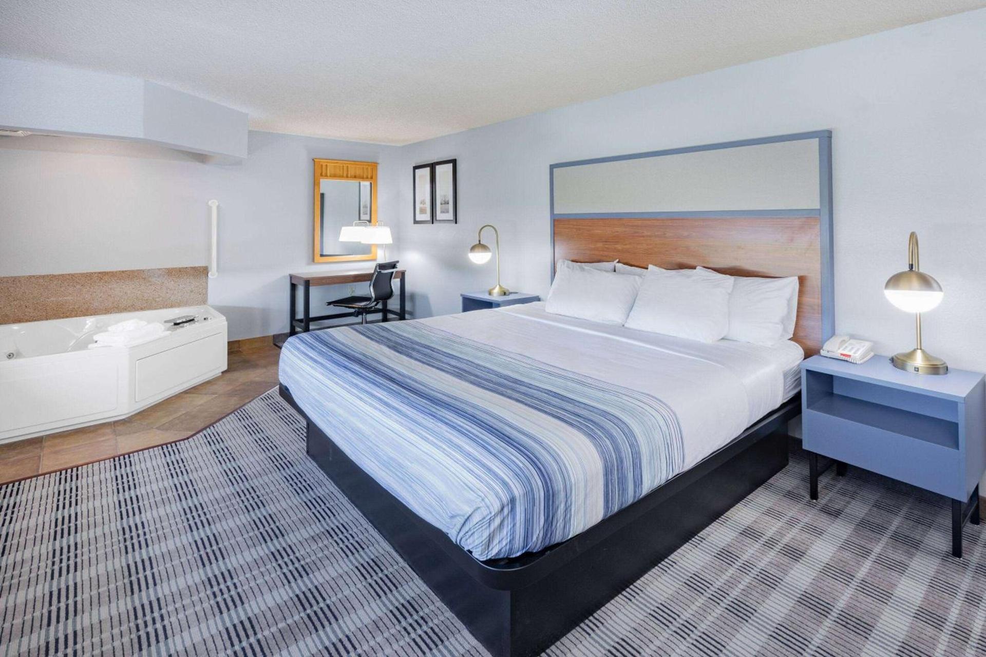 AmericInn by Wyndham Sayre photo 26