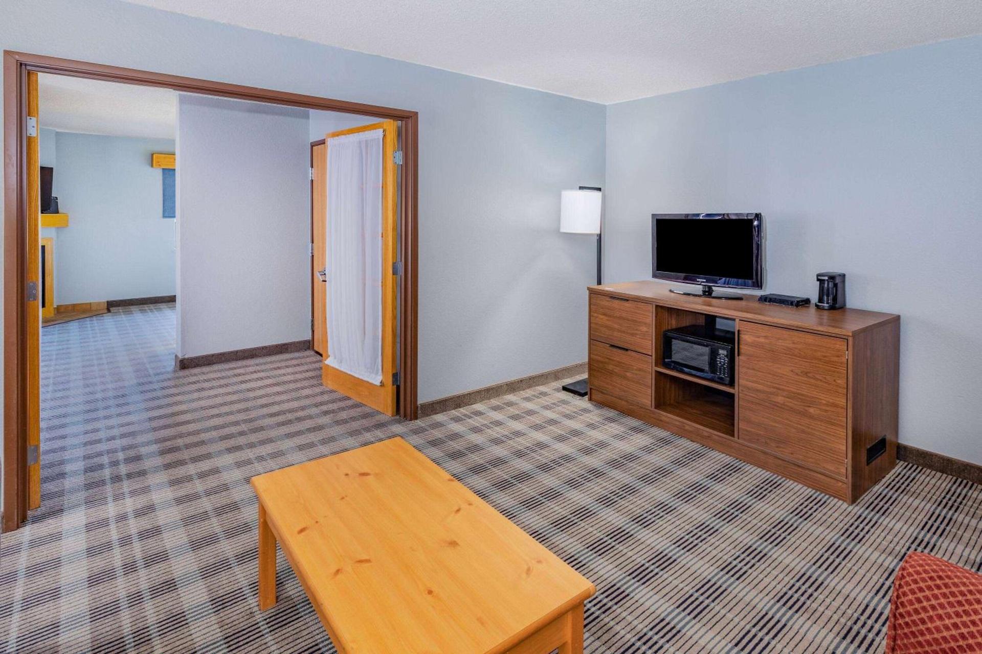AmericInn by Wyndham Sayre photo 27
