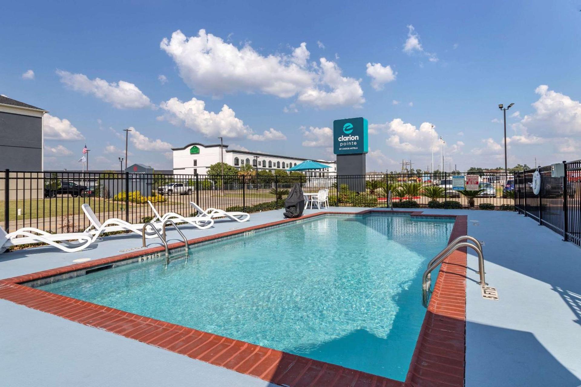 Clarion Pointe Sulphur - Lake Charles photo 26