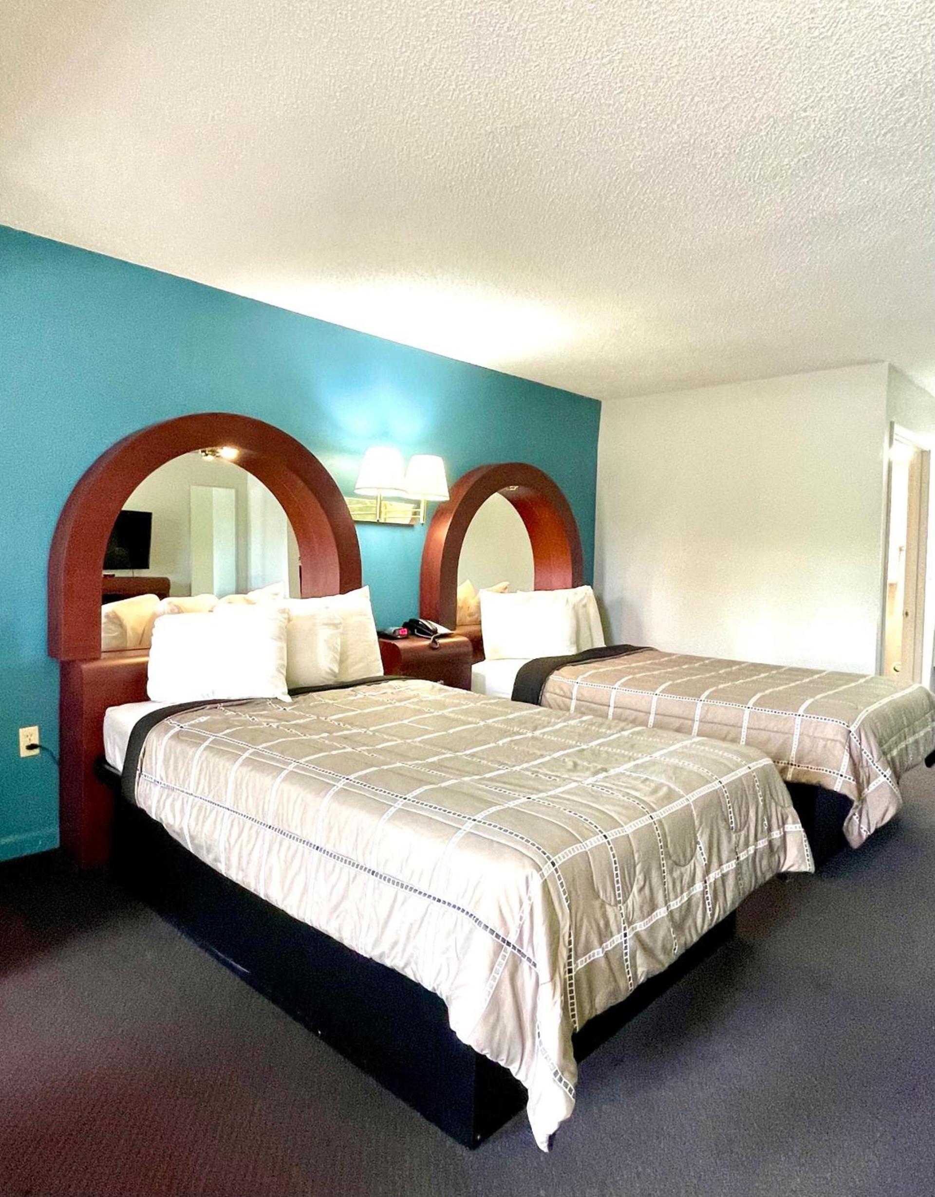 Luxury Inn & Suites photo 12