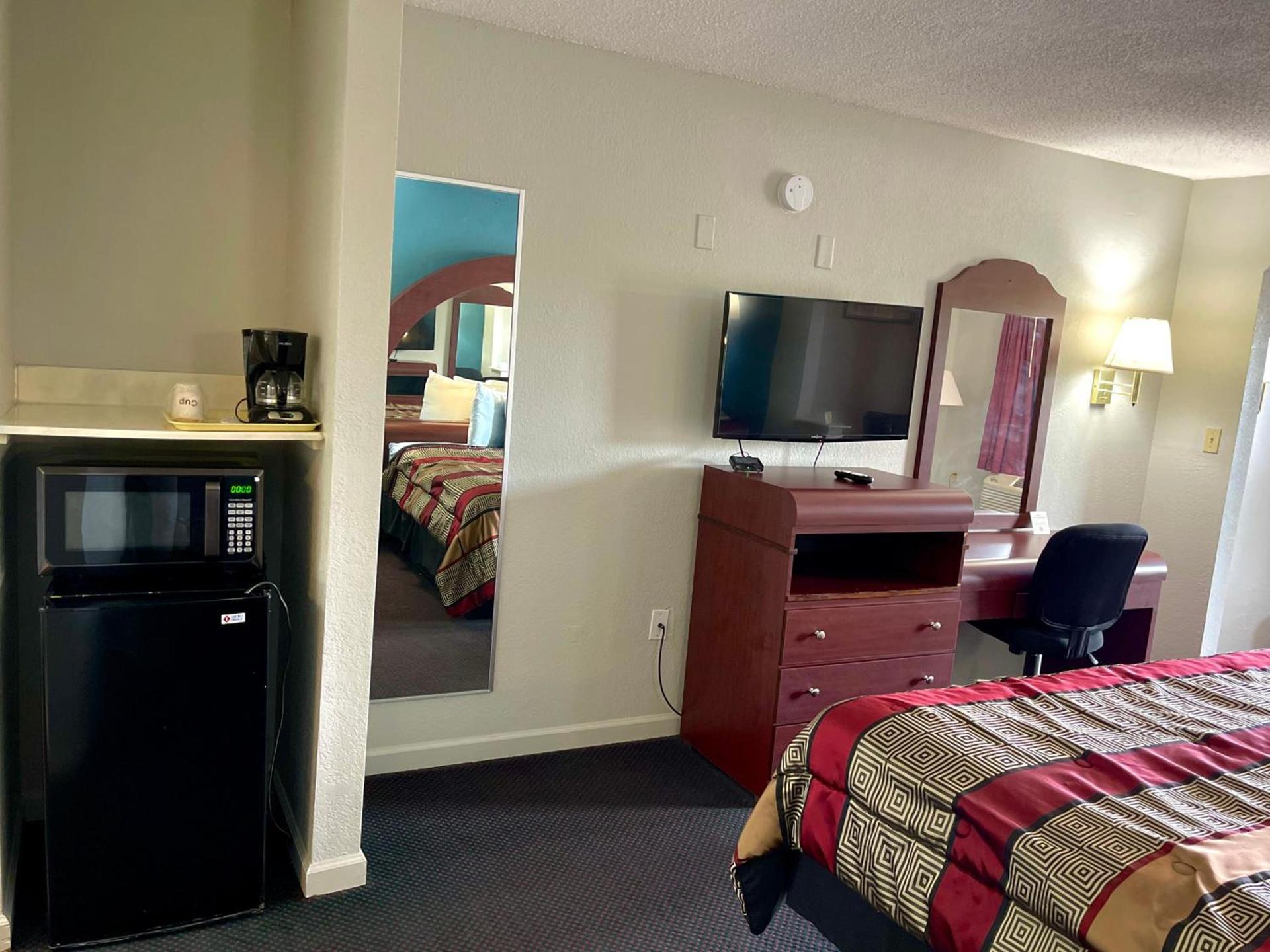 Luxury Inn & Suites photo 8