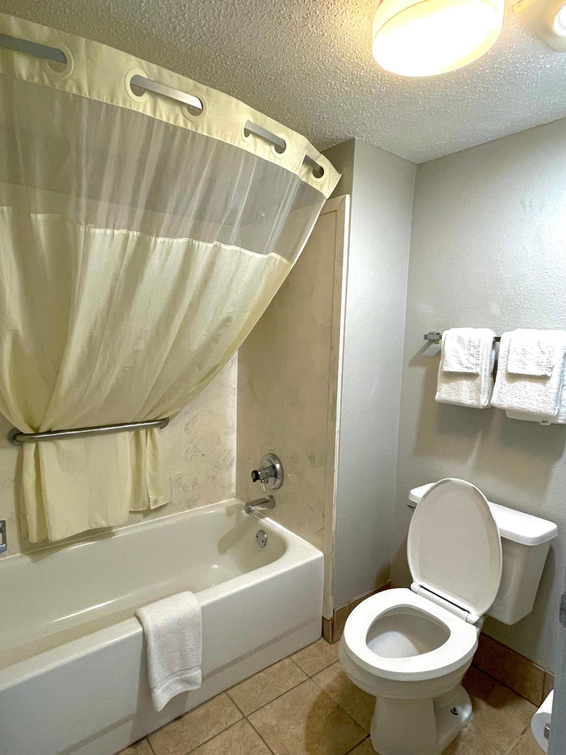 Luxury Inn & Suites photo 10