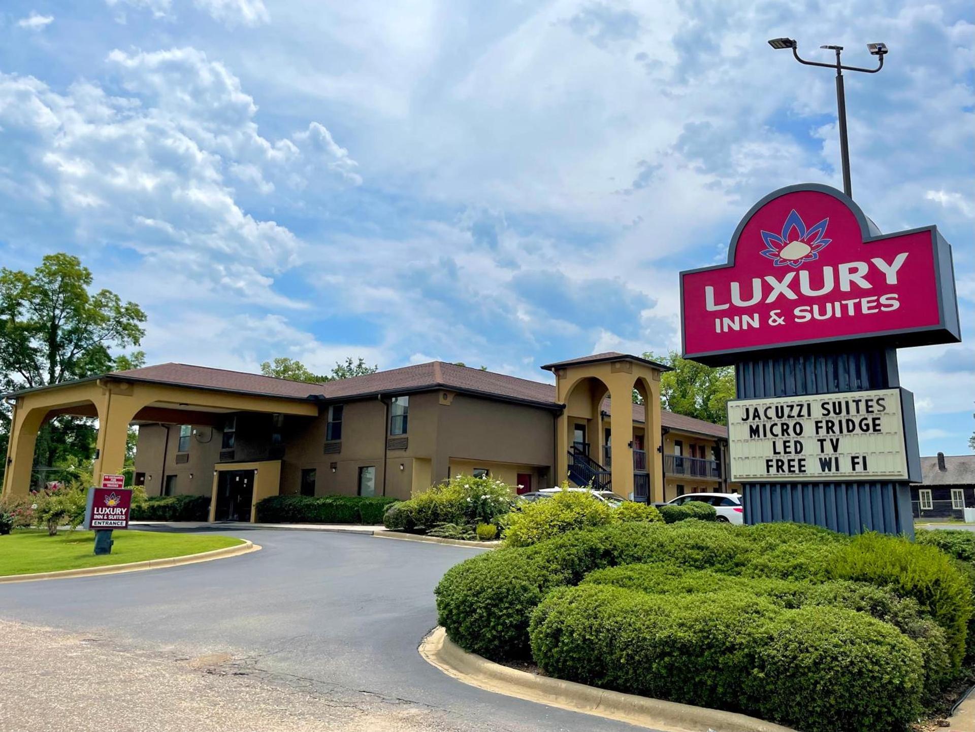 Luxury Inn & Suites photo 3