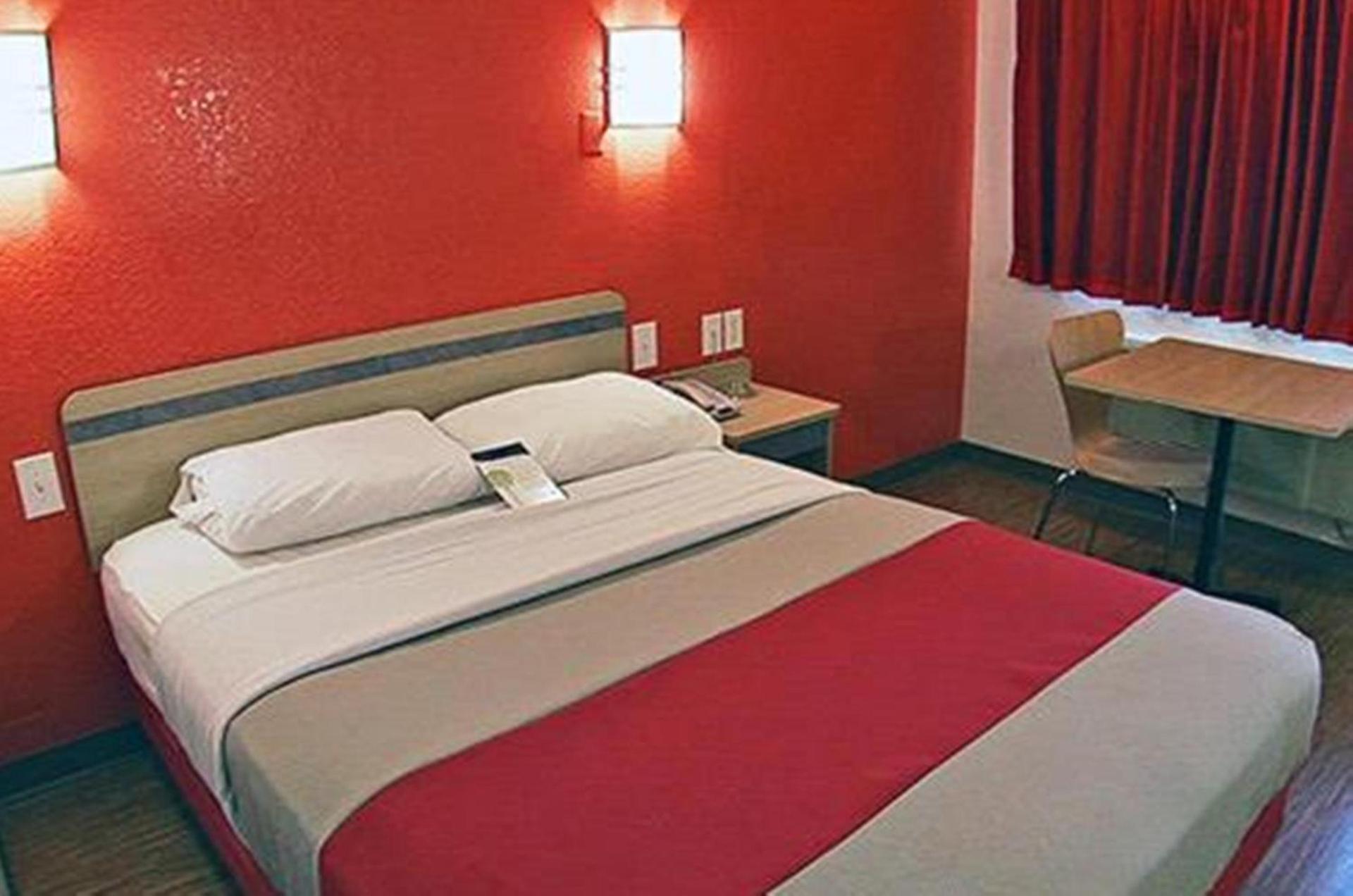 Motel 6-Pasadena, TX photo 3