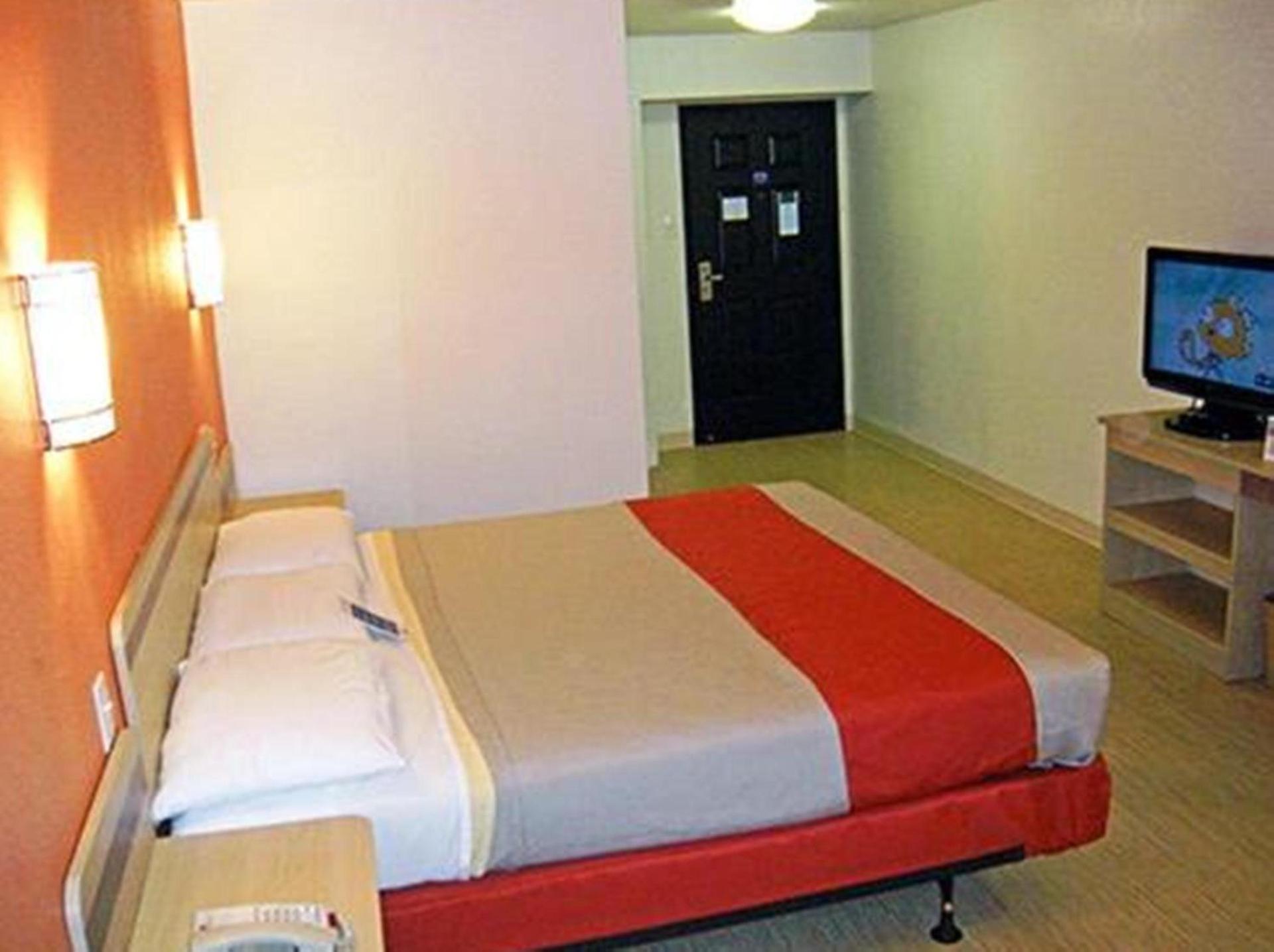 Motel 6-Pasadena, TX photo 4