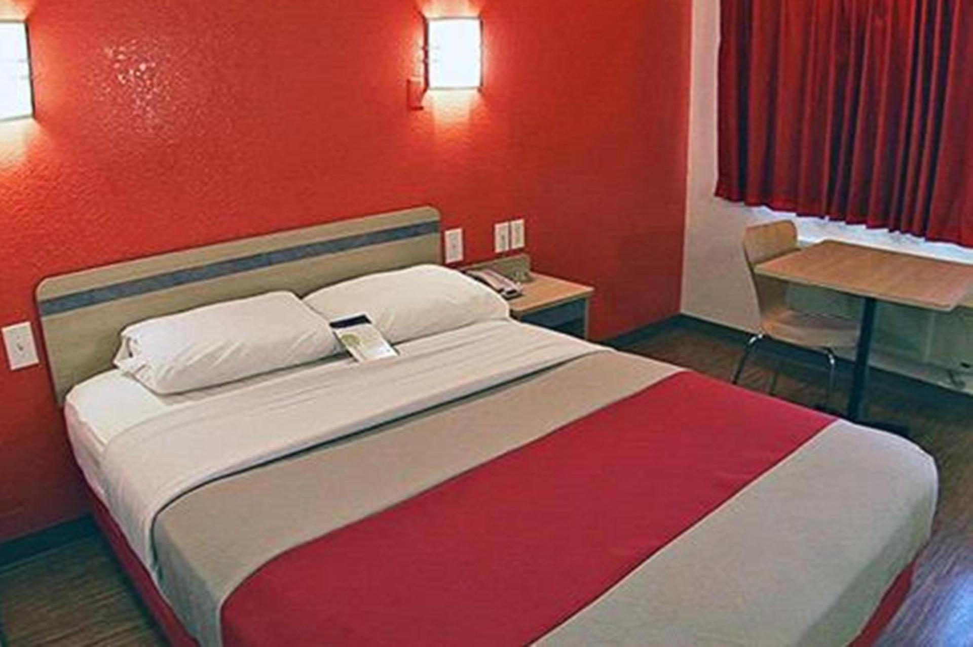 Motel 6-Pasadena, TX photo 11