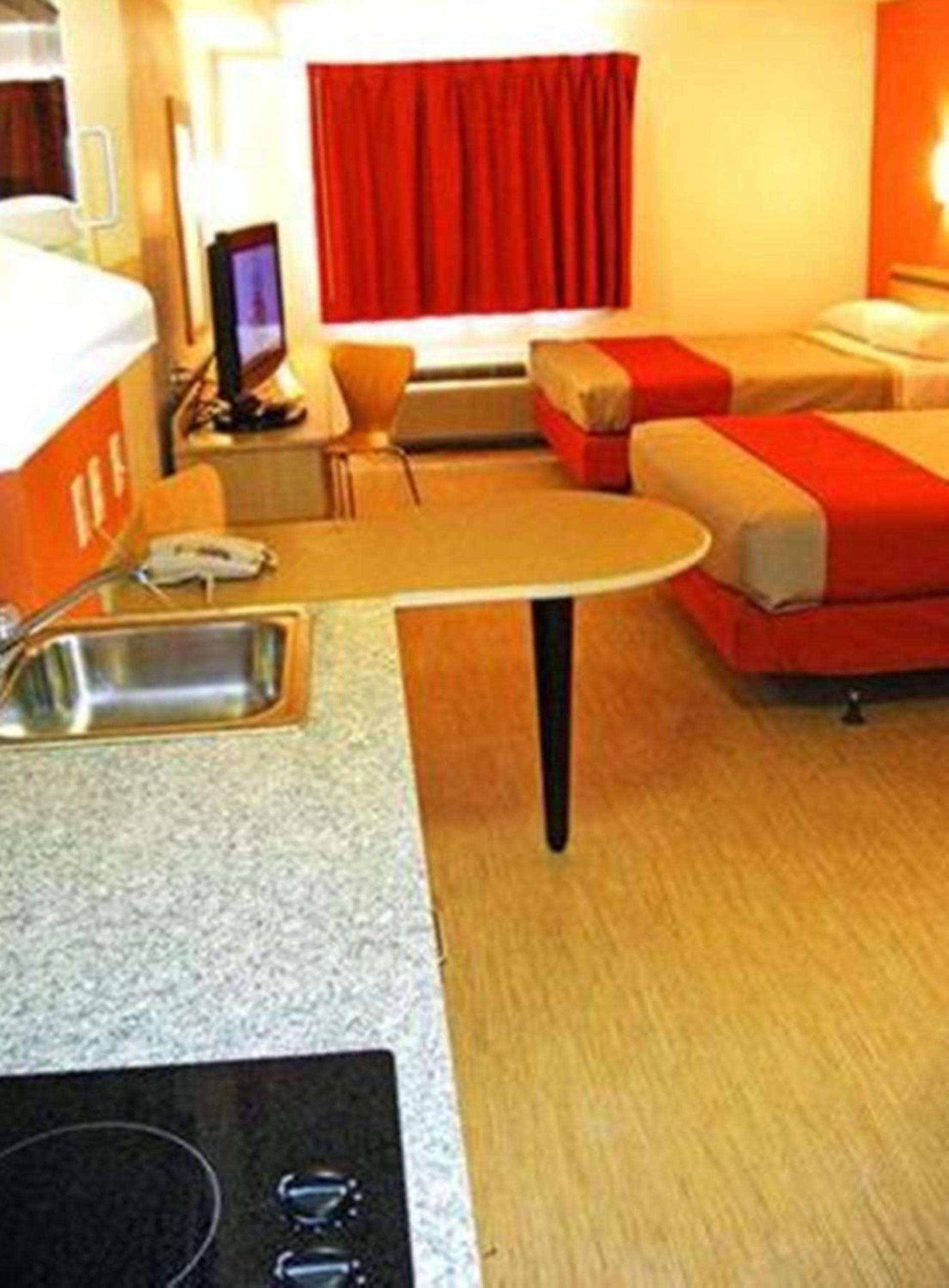 Motel 6-Pasadena, TX photo 6