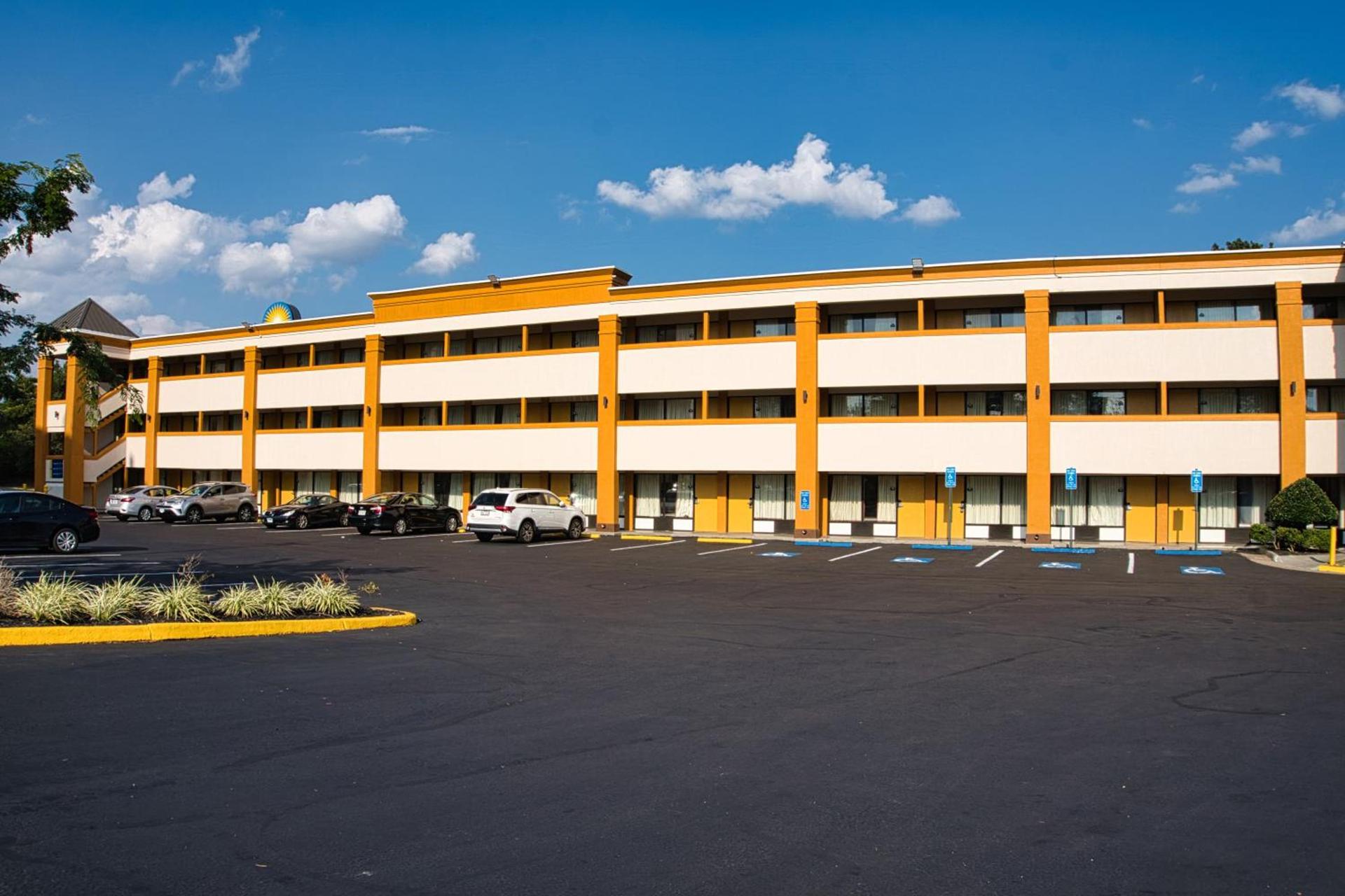 Days Inn Alexandria by Wyndham photo 32