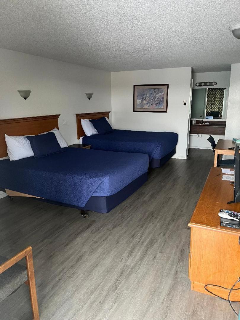 Thunderbird Motel photo 11