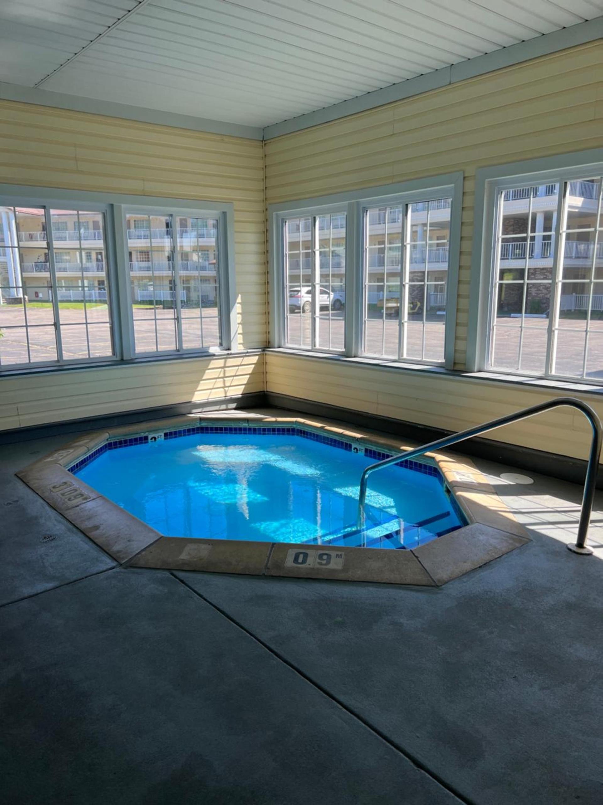 Quality Inn Lakefront photo 33