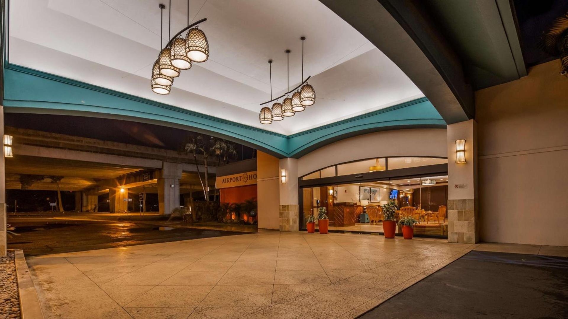 Airport Honolulu Hotel, Trademark Collection by Wyndham photo 7