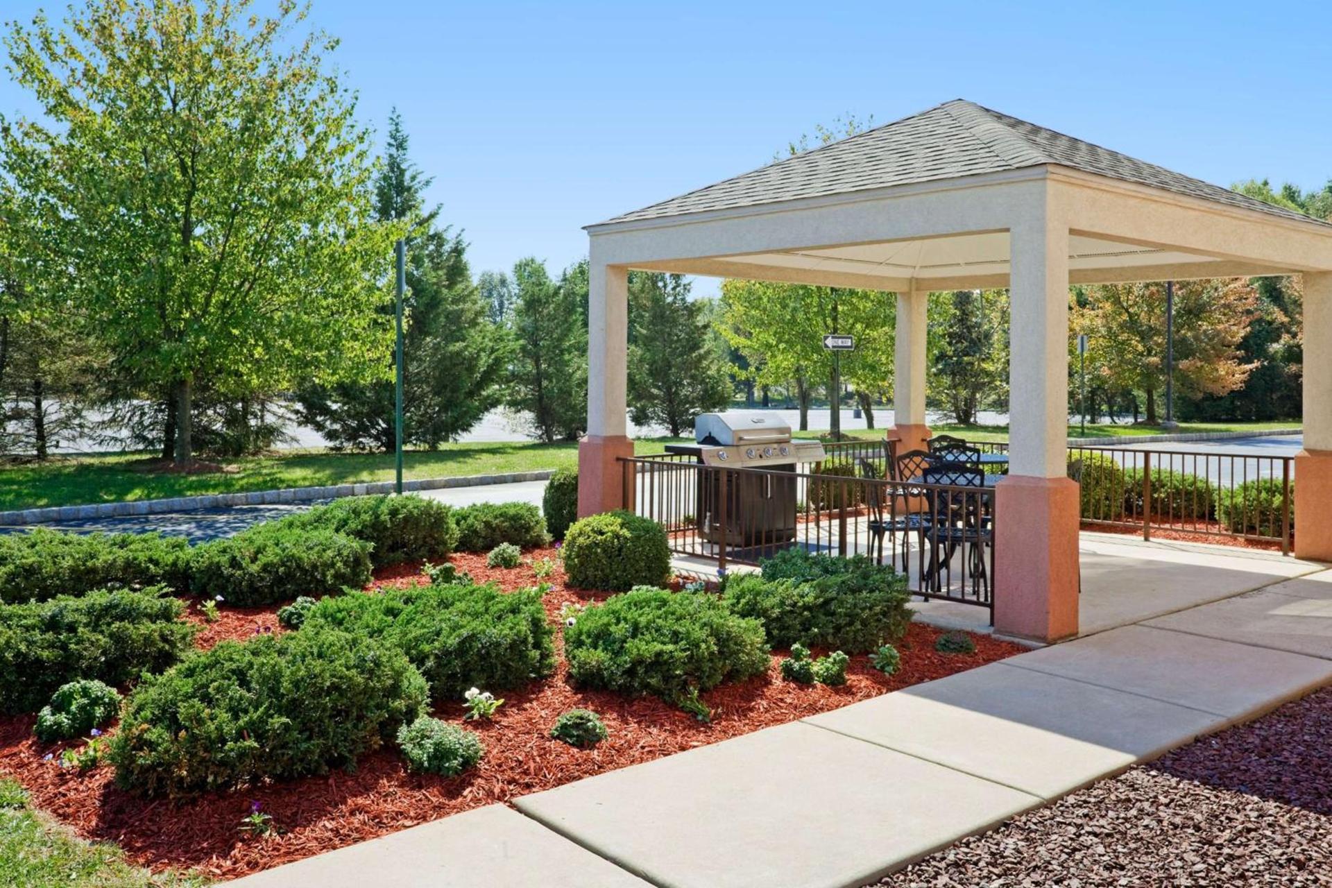 Sonesta Simply Suites Somerset photo 22