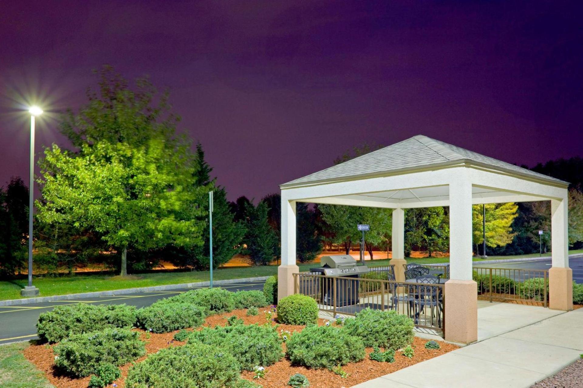 Sonesta Simply Suites Somerset photo 17