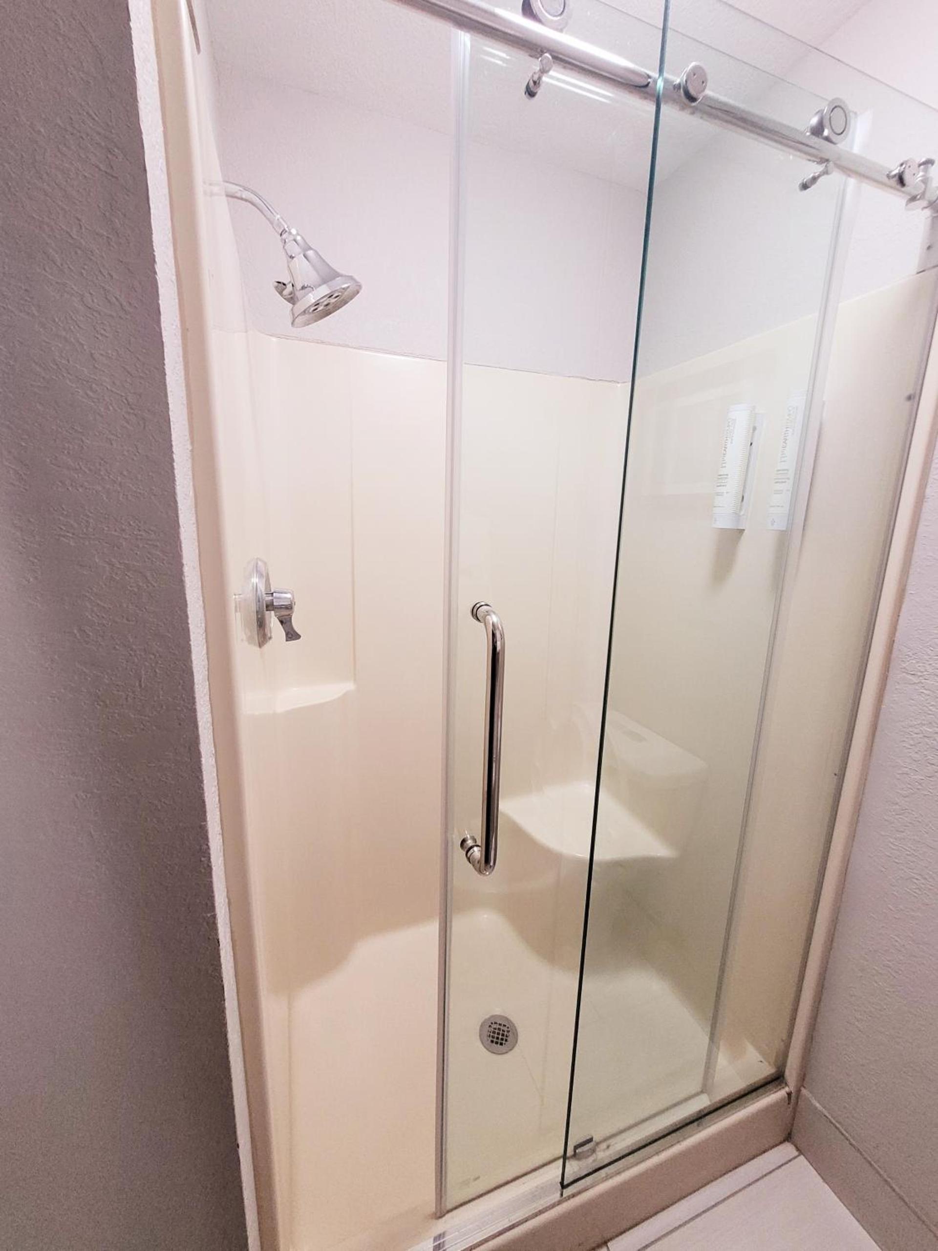 Clarion Pointe Harrodsburg-Danville photo 63