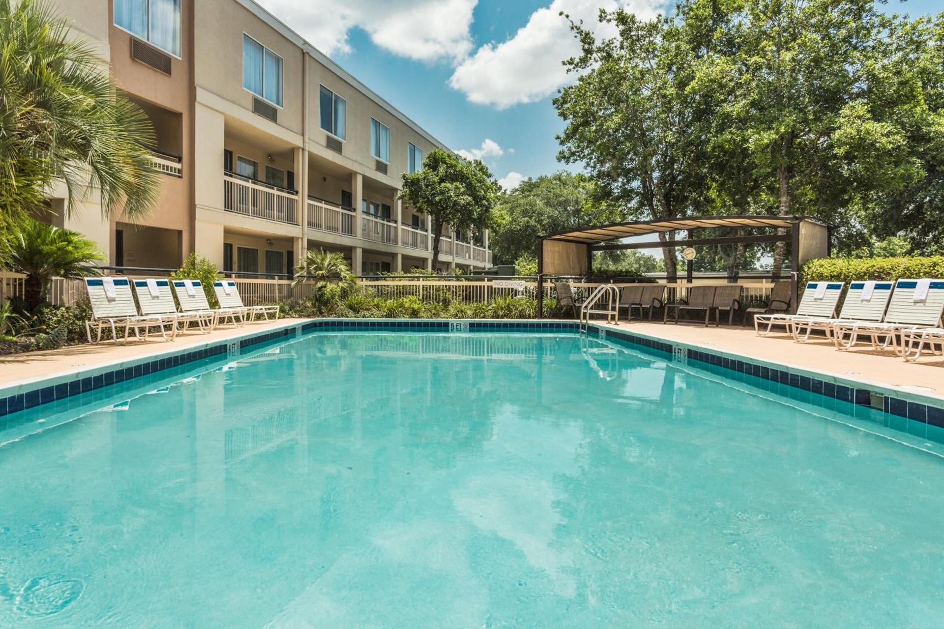 Baymont By Wyndham Gainesville I-75 photo 24