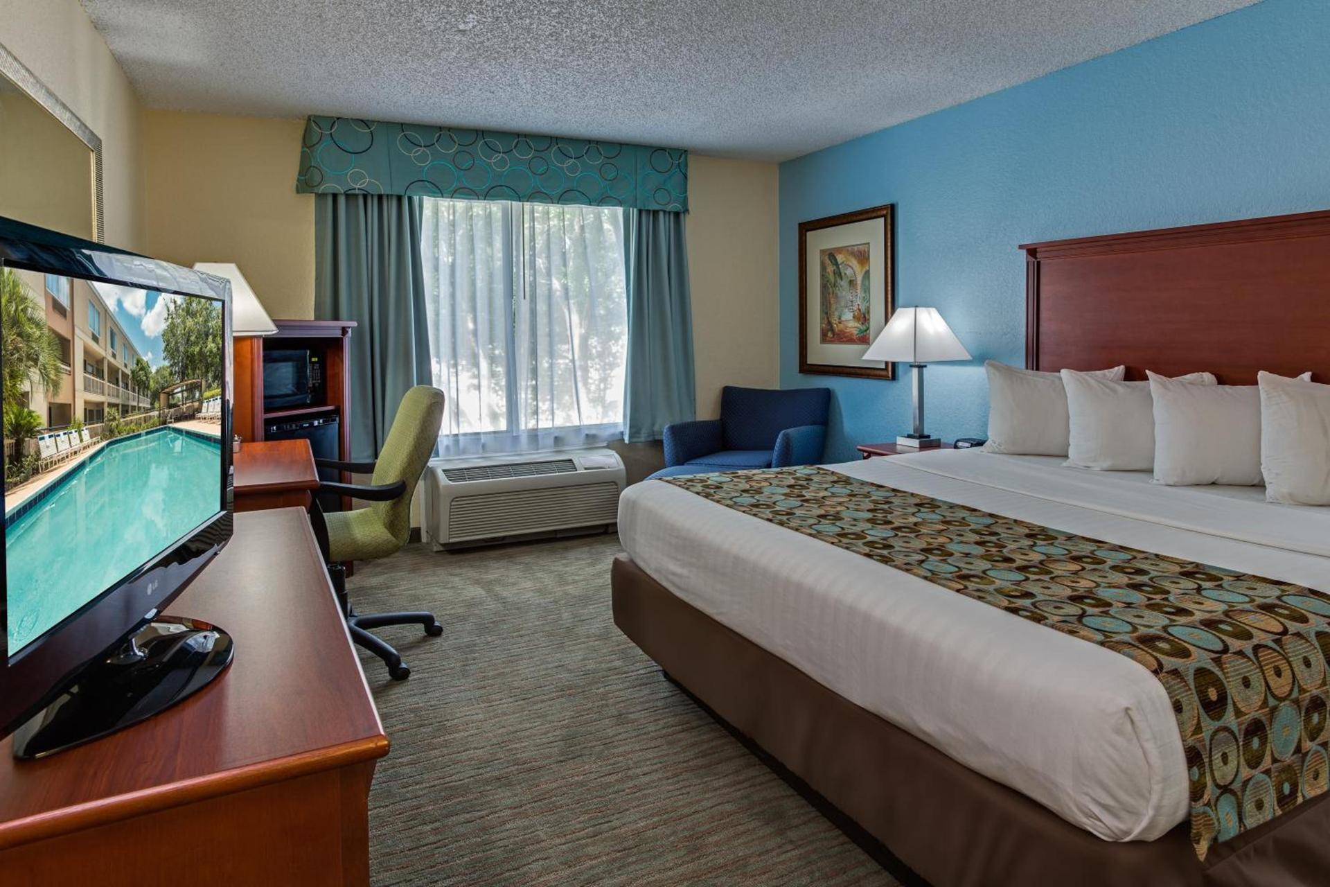 Baymont By Wyndham Gainesville I-75 photo 39