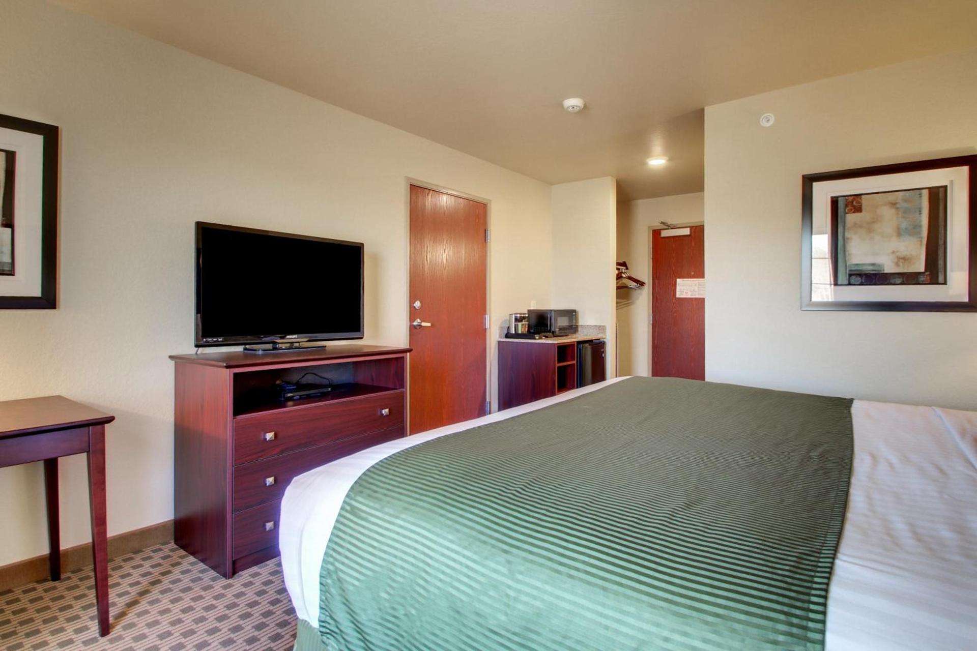Cobblestone Inn & Suites Cambridge photo 31