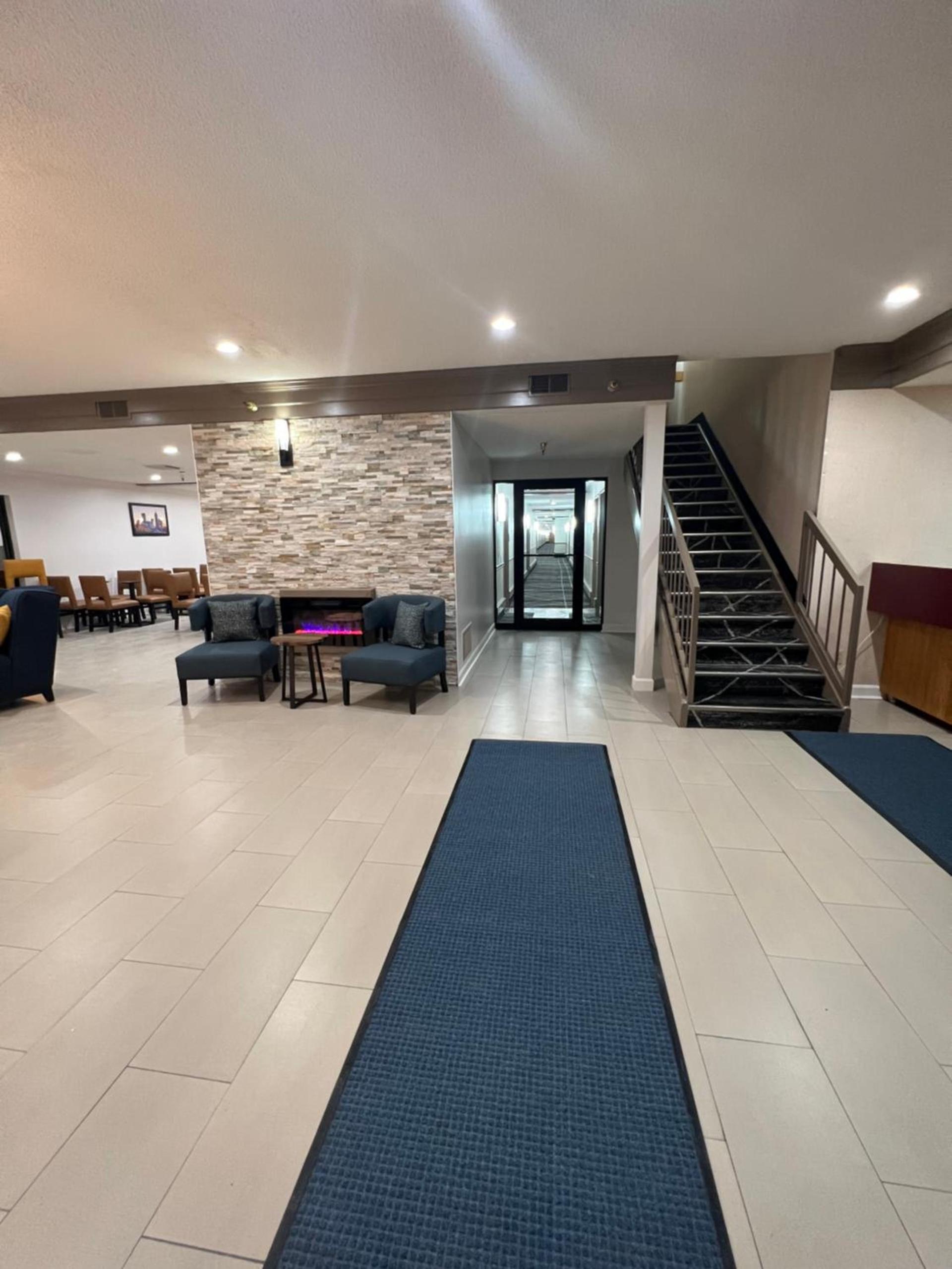 Quality Inn South Bend near Notre Dame photo 51