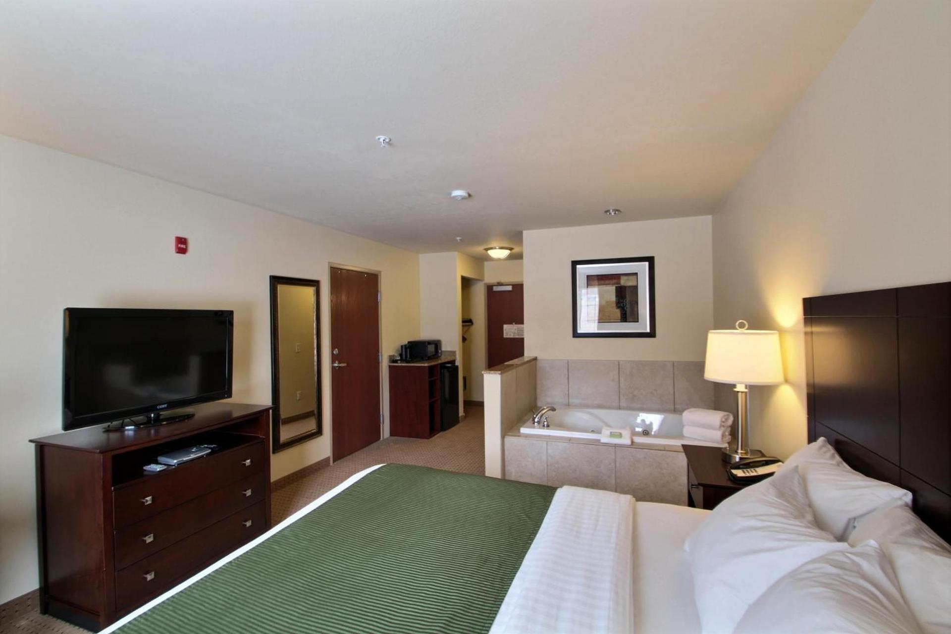 Cobblestone Inn & Suites - Brillion photo 46