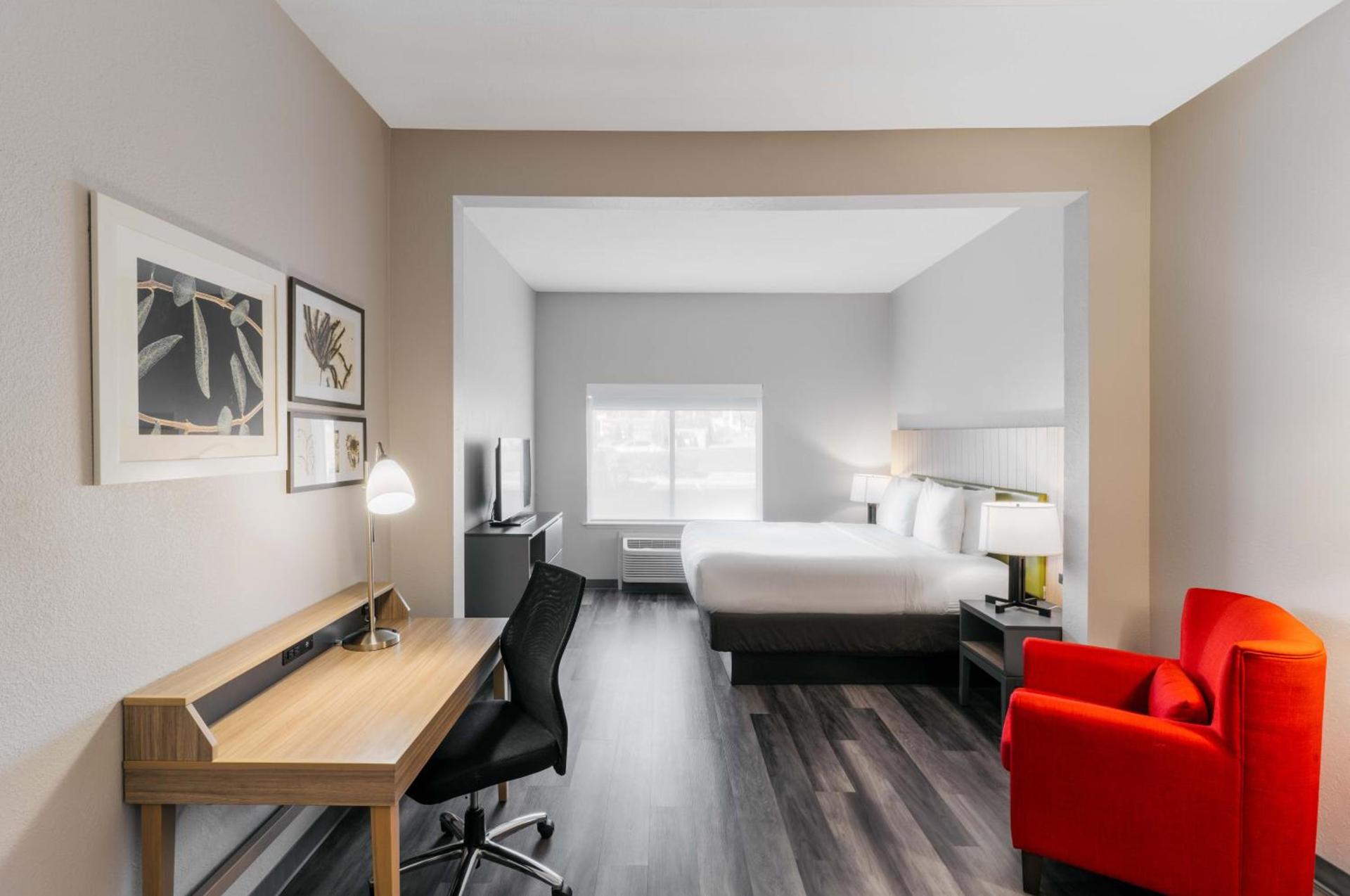 Townhome Inn & Suites by IHG photo 3