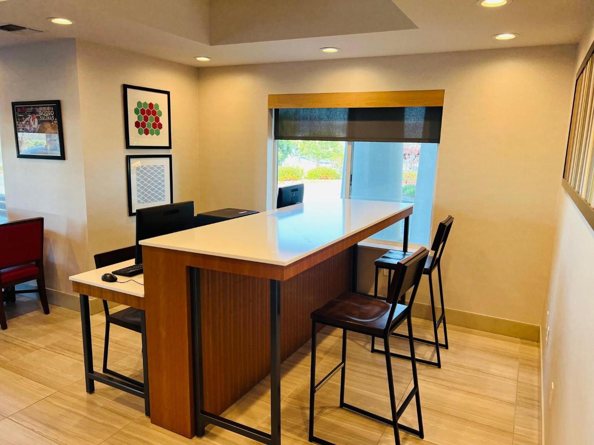 Holiday Inn Express & Suites Salinas by IHG photo 7