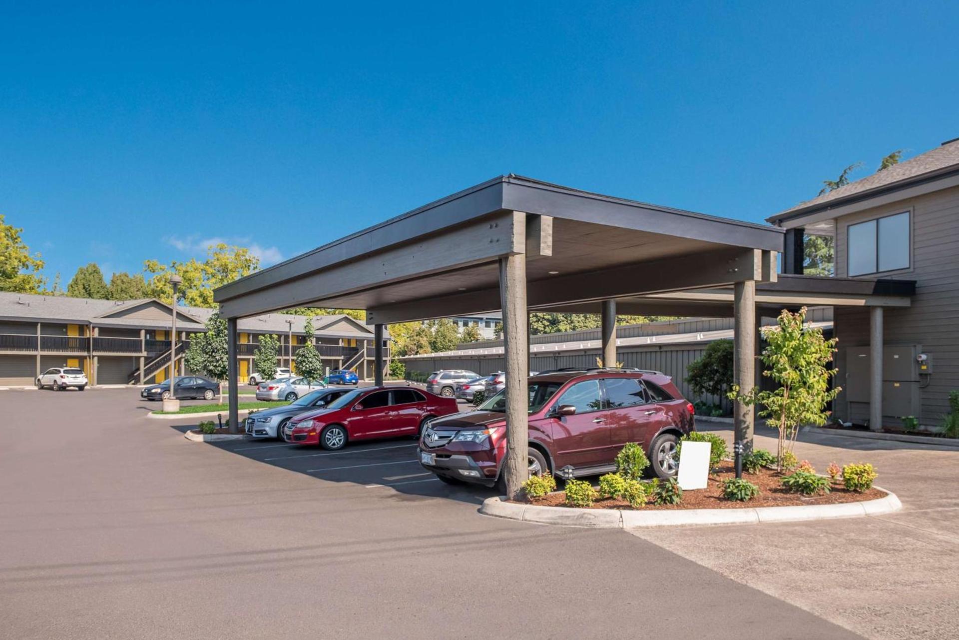Best Western New Oregon Motel photo 57