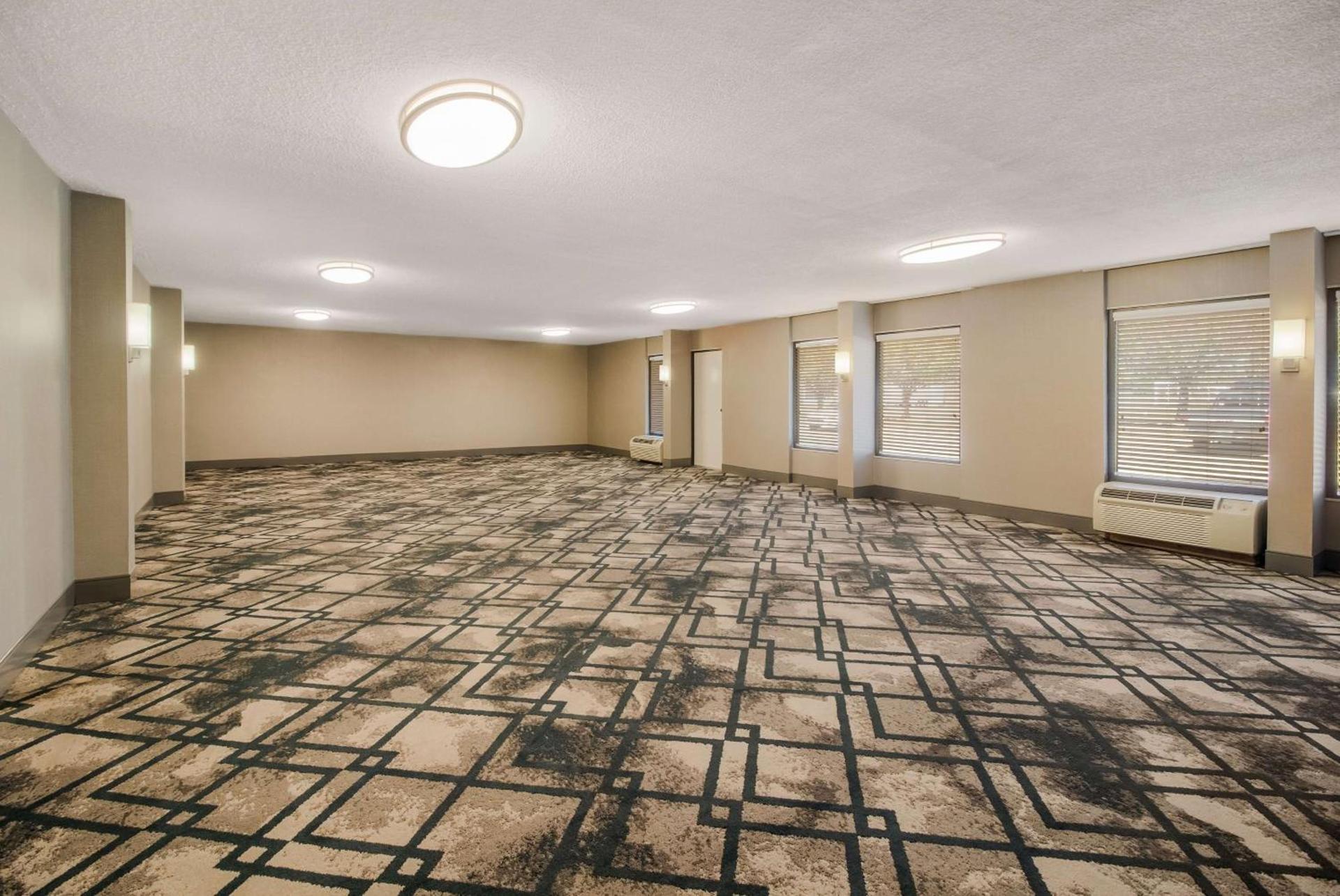 Best Western University Inn photo 8