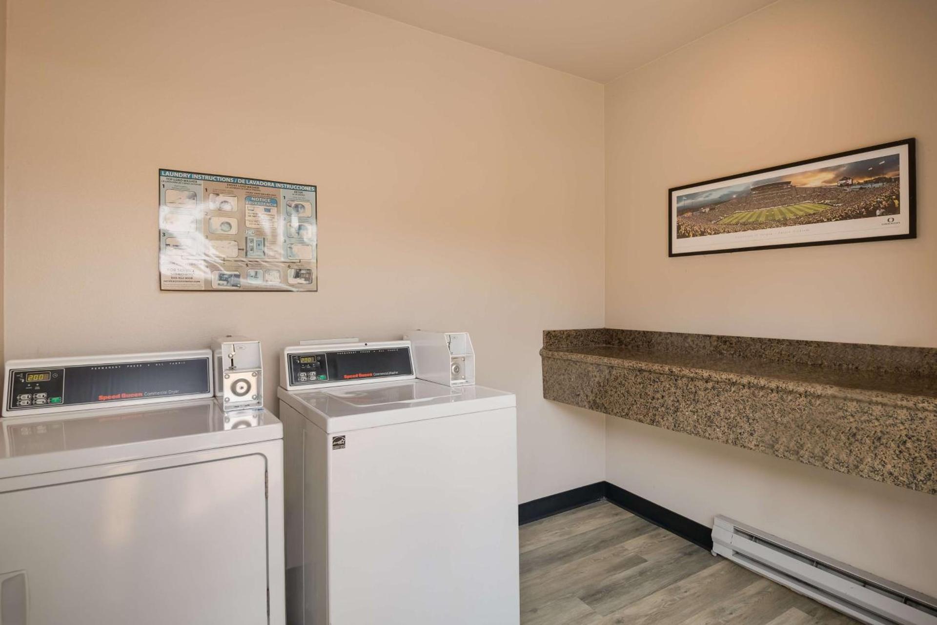 Best Western New Oregon Motel photo 44