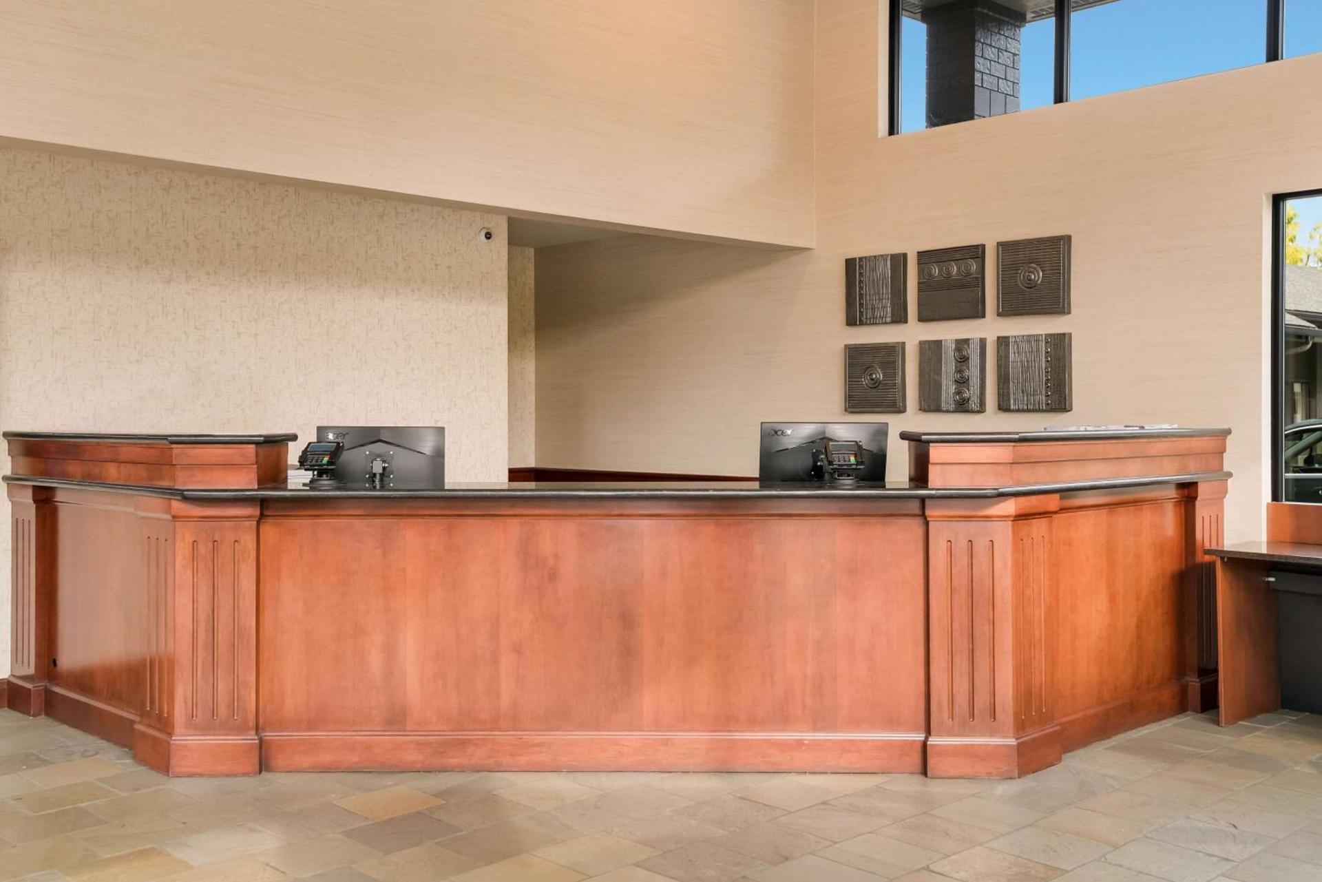 Best Western New Oregon Motel photo 45